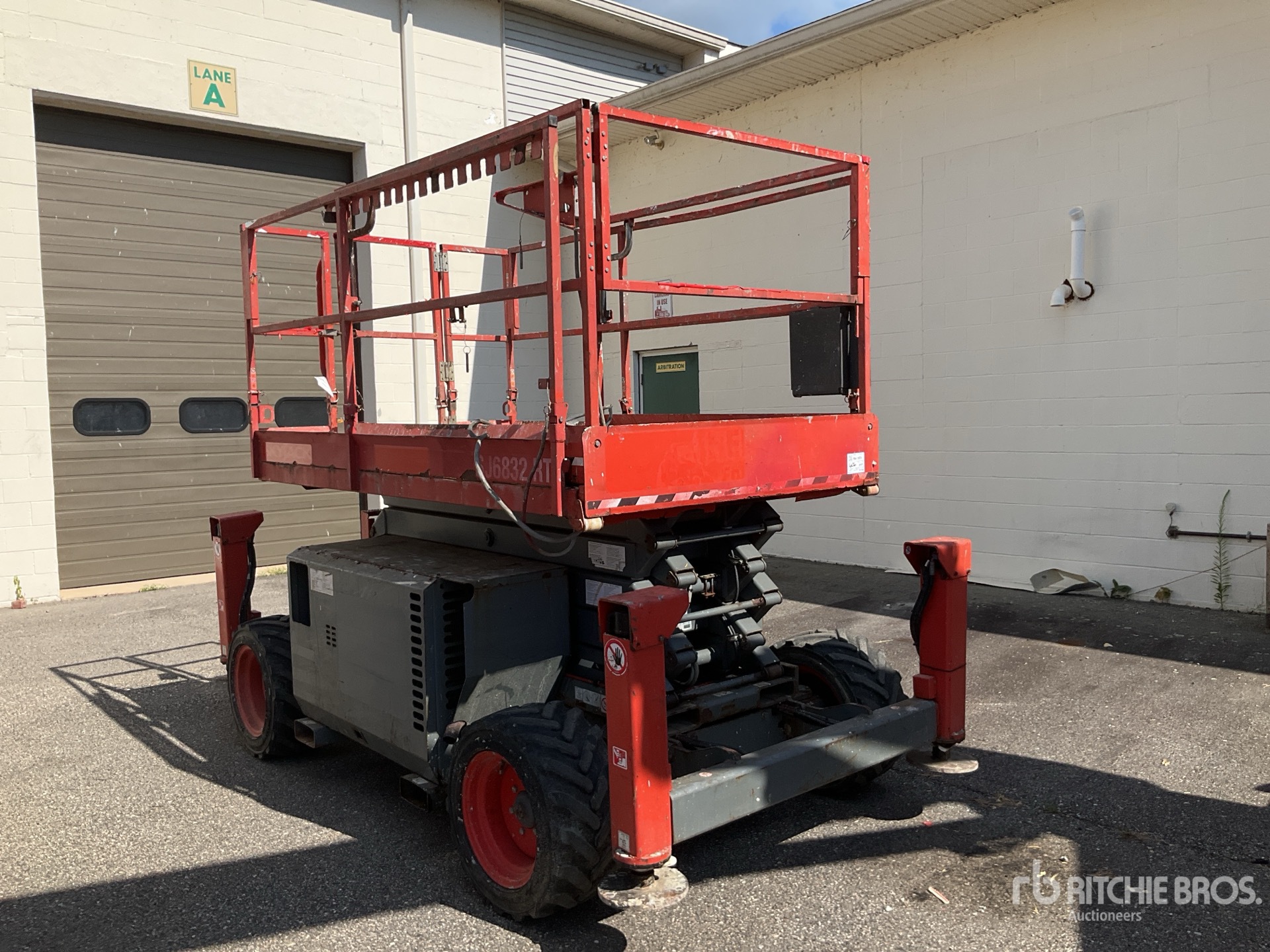 General Appearance with Picture, Right Front Corner
