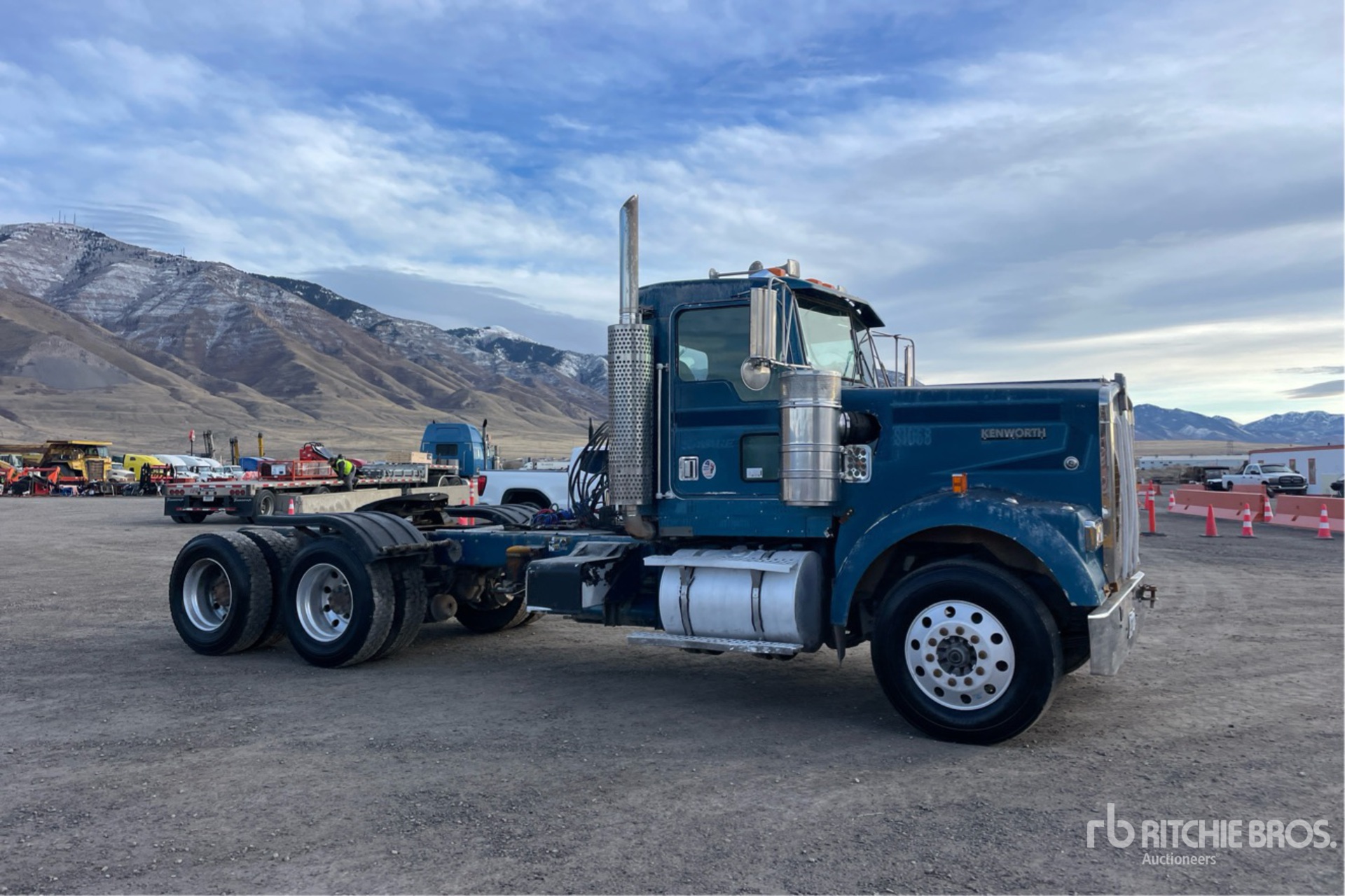 General Appearance with Picture, Right Front Corner