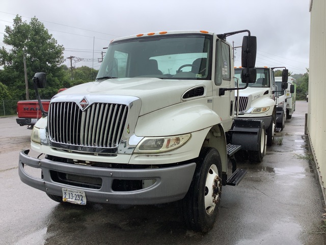 2012 International 4400 4x2 S/A Day Cab Truck Tractor