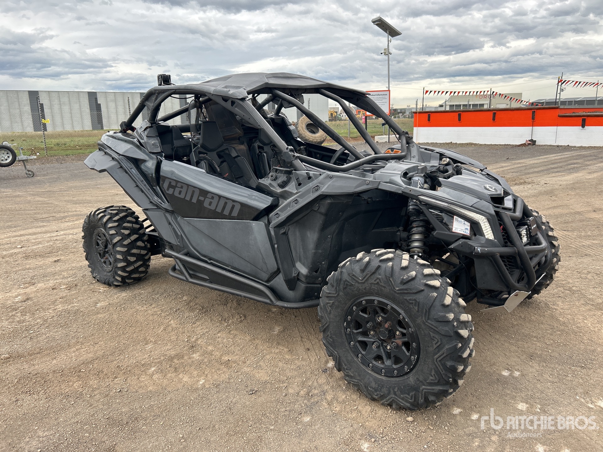 General Appearance with Picture, Right Front Corner