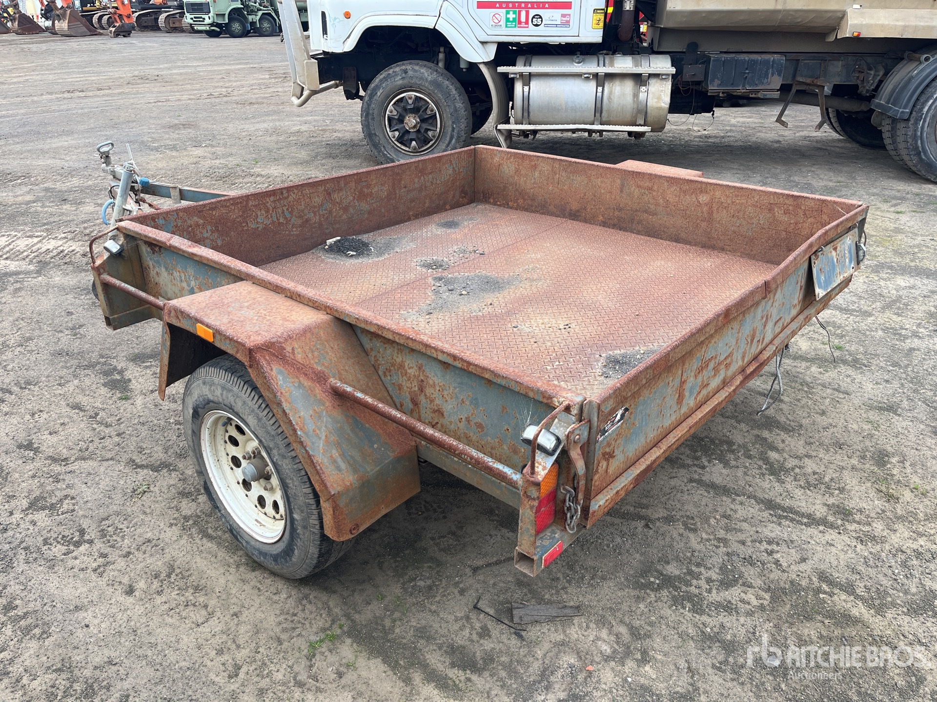 General Appearance with Picture, Right Rear Corner