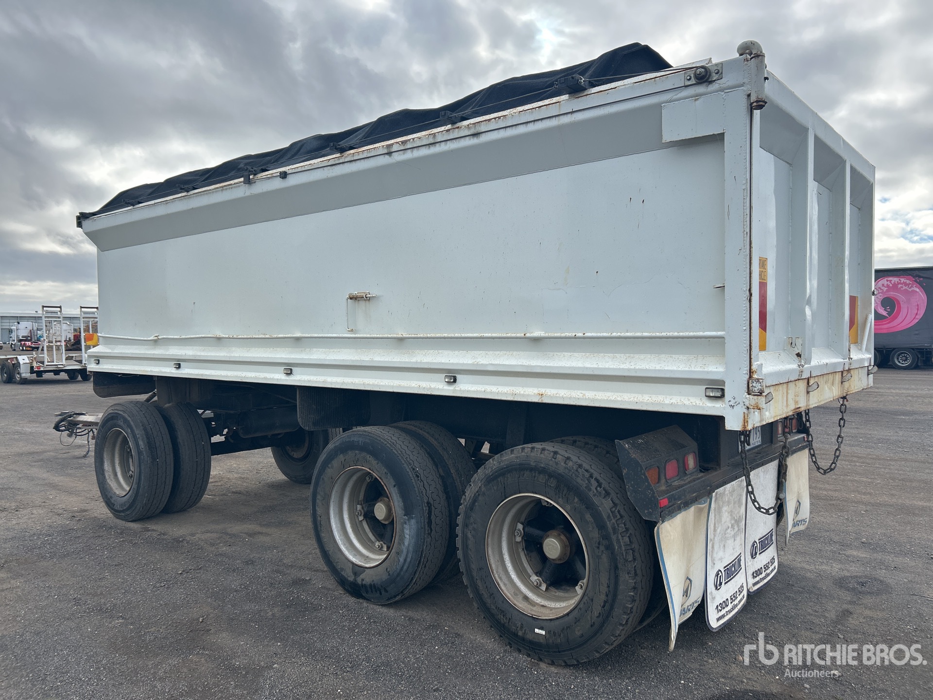 General Appearance with Picture, Right Rear Corner