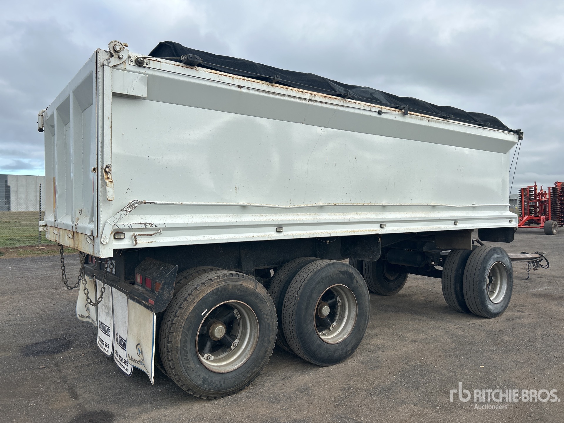 General Appearance with Picture, Left Rear Corner