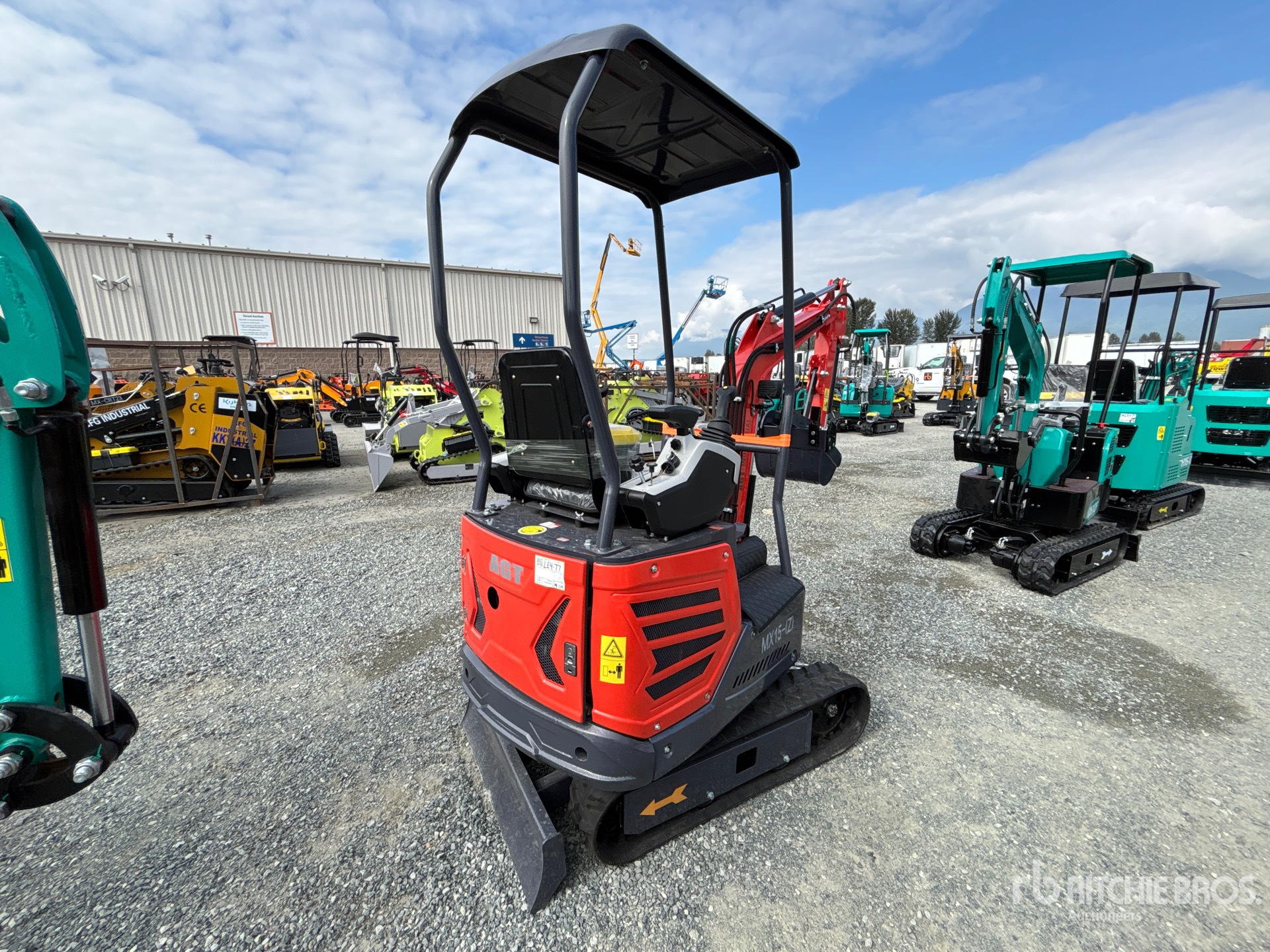 EXCAVADORA 2025 AGT MX15(Z)