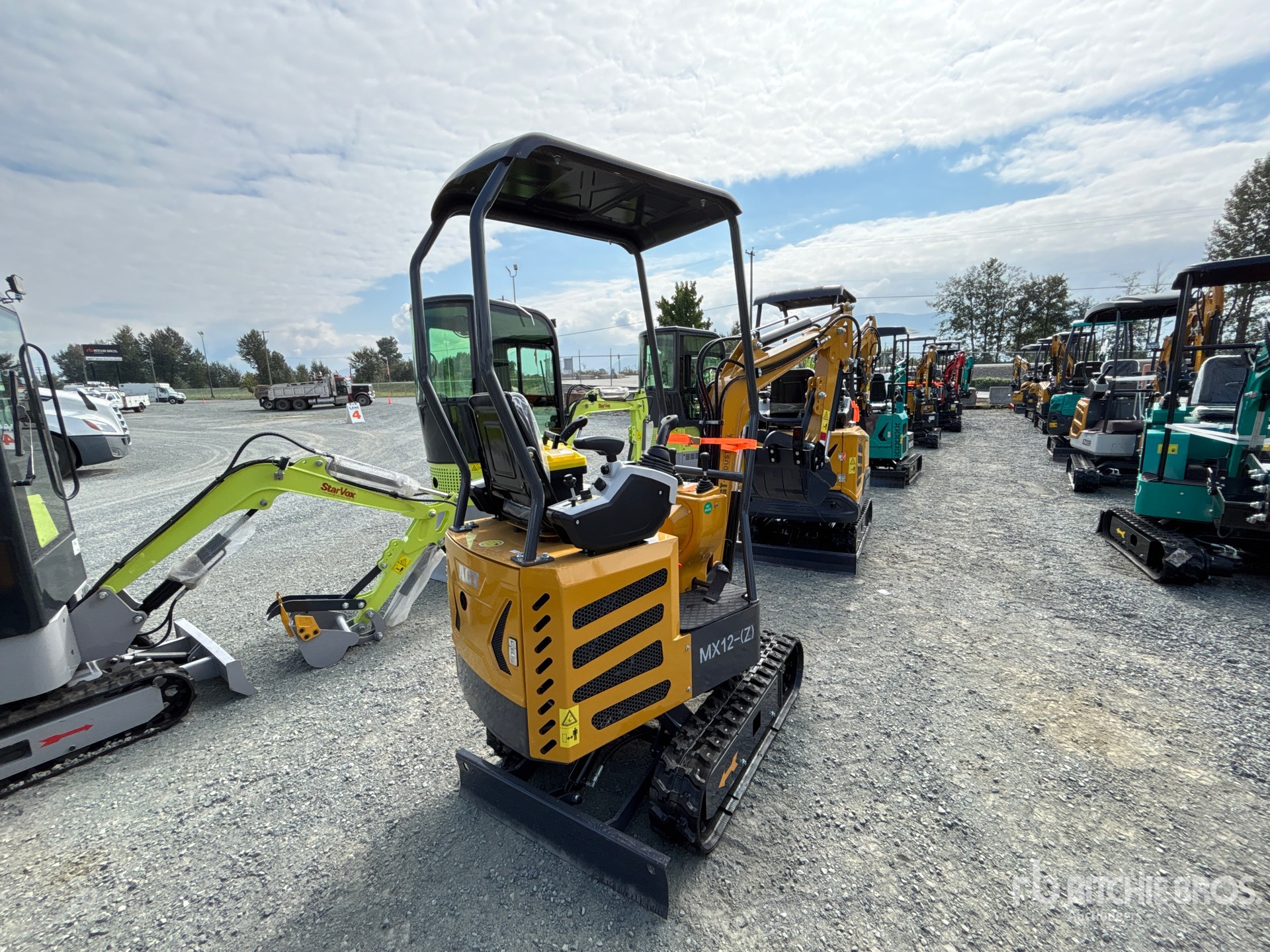EXCAVADORA 2025 AGT MX12(Z)