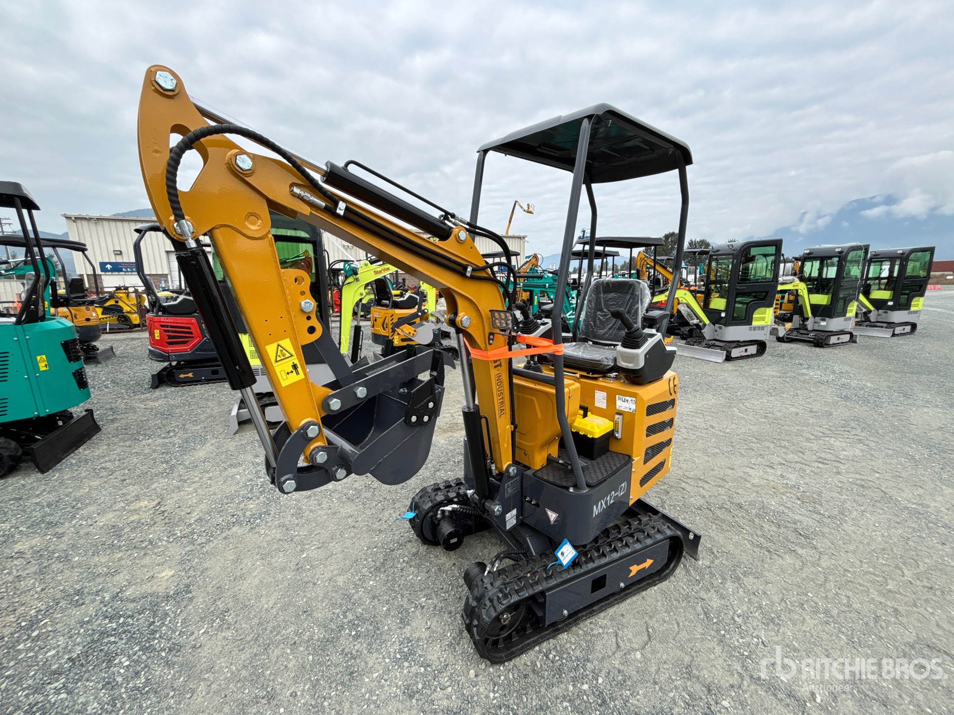 EXCAVADORA 2025 AGT MX12(Z)