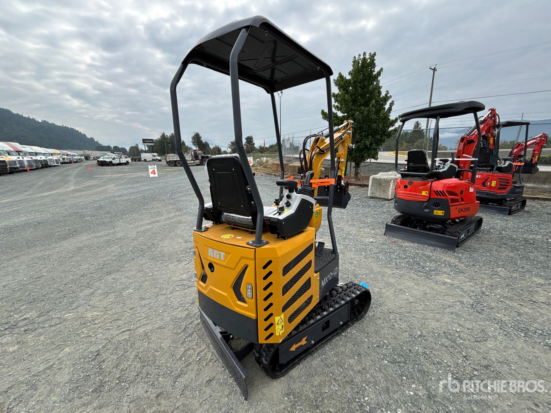 EXCAVADORA 2025 AGT MX12(Z)