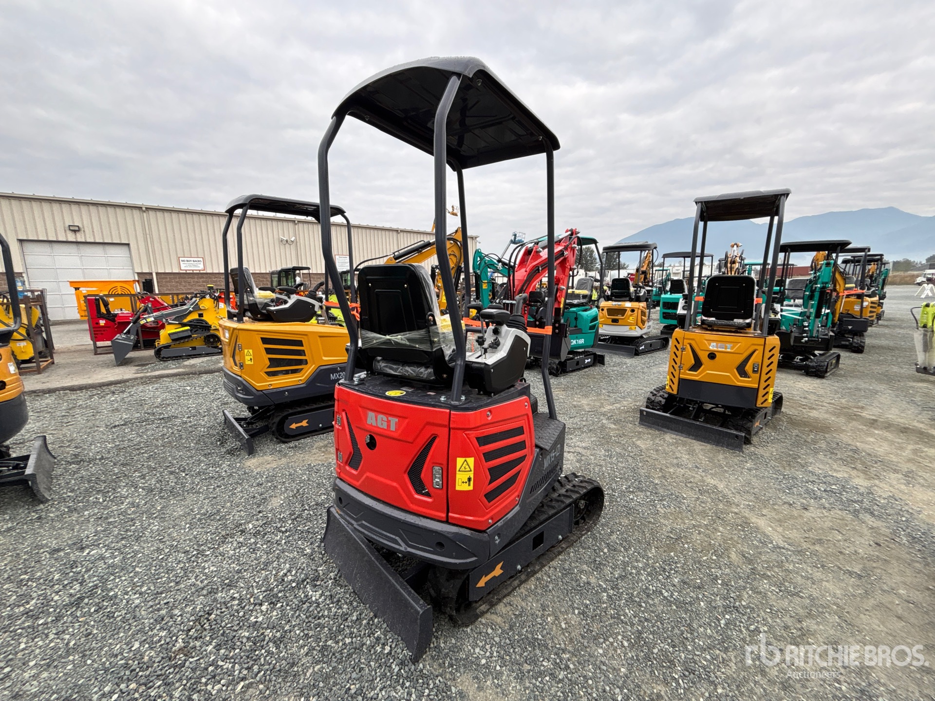 EXCAVADORA 2025 AGT MX15(Z)