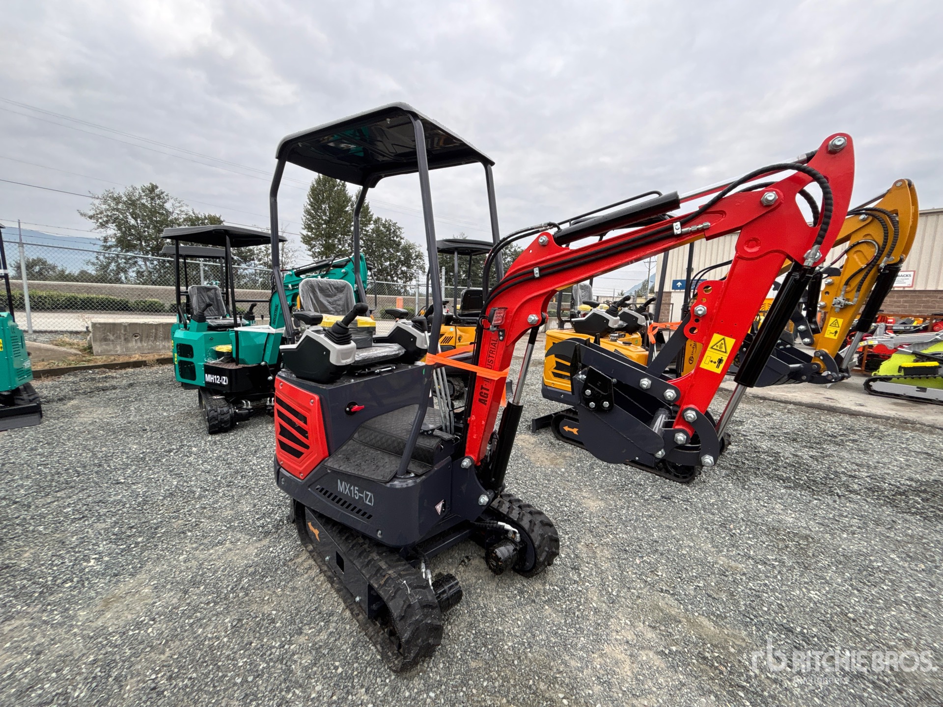 EXCAVADORA 2025 AGT MX15(Z)