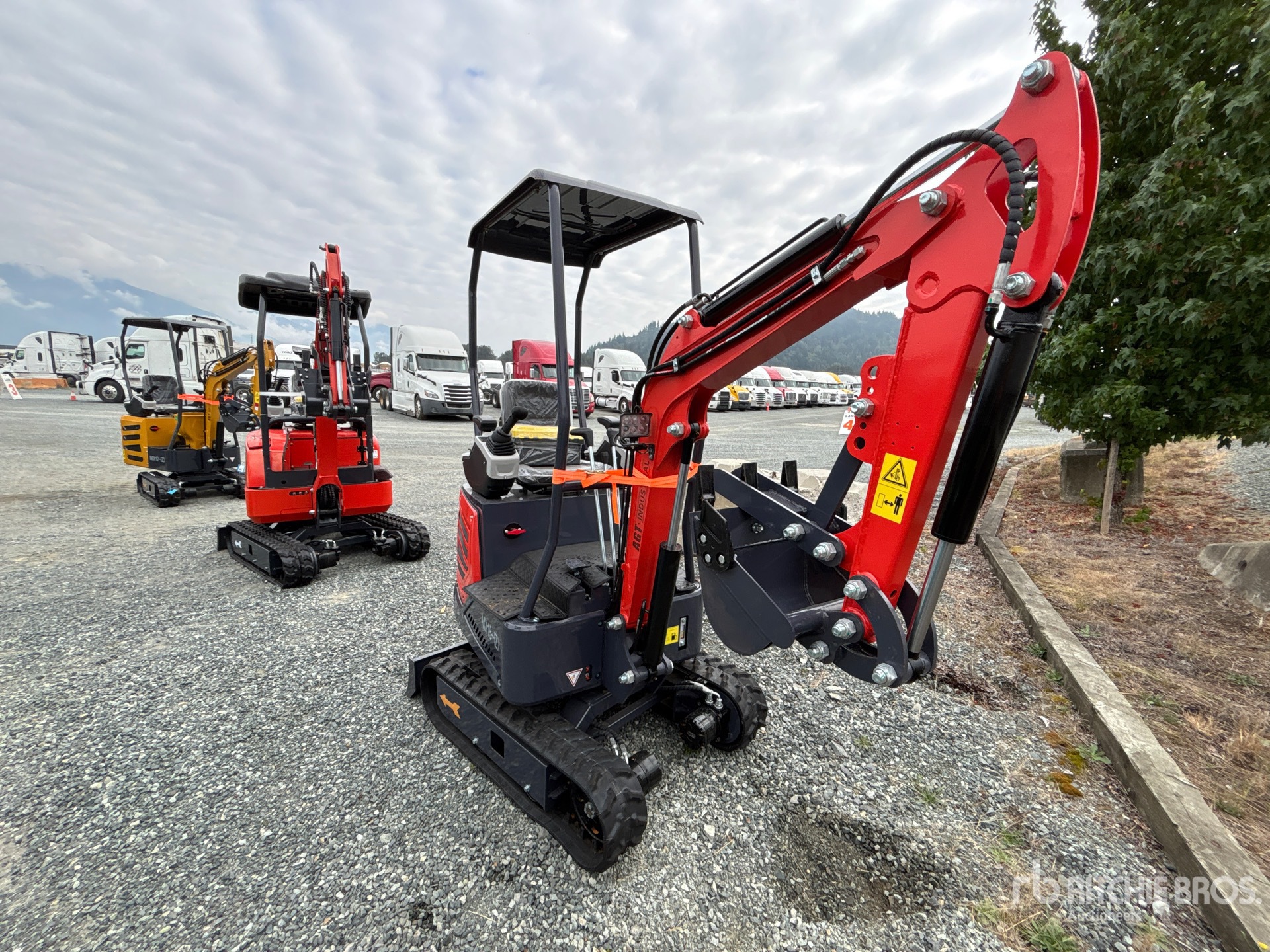 EXCAVADORA 2025 AGT MX15(Z)