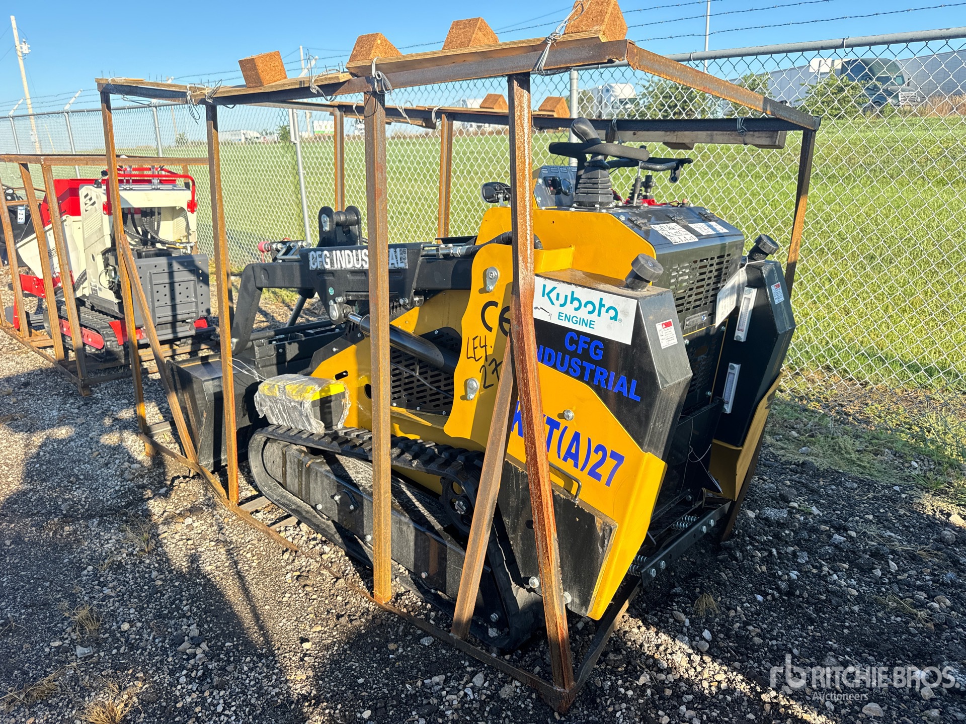 MINI CARGADOR SOBRE ORUGAS COMPACTO 2025 COMPAC KKTA27