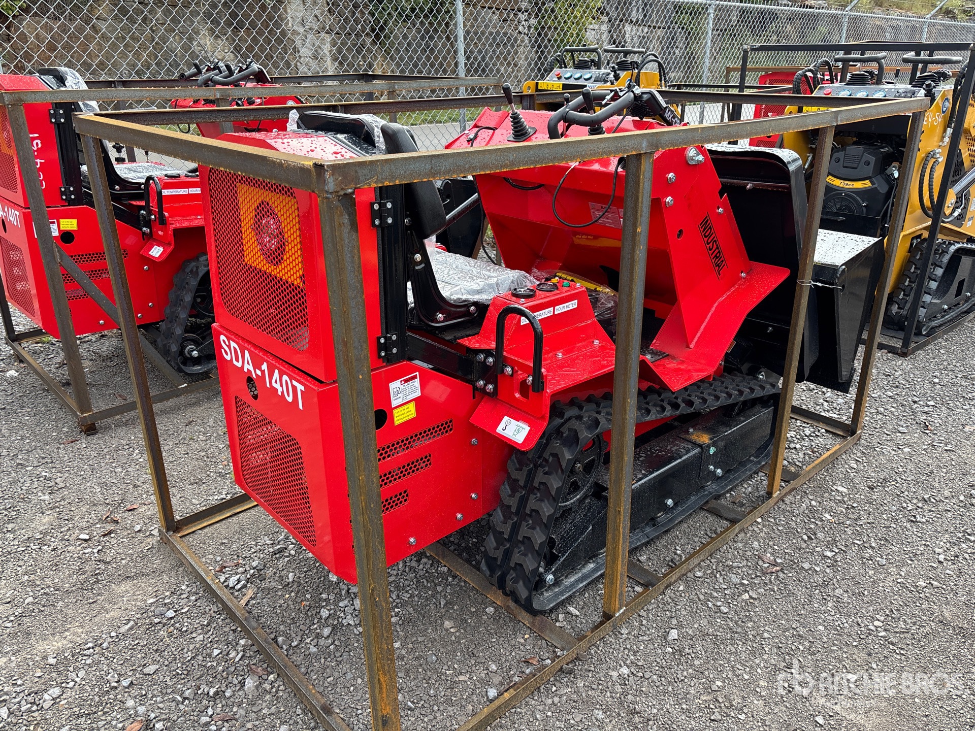 CARGADOR SOBRE ORUGAS 2025 AGT SDA140T