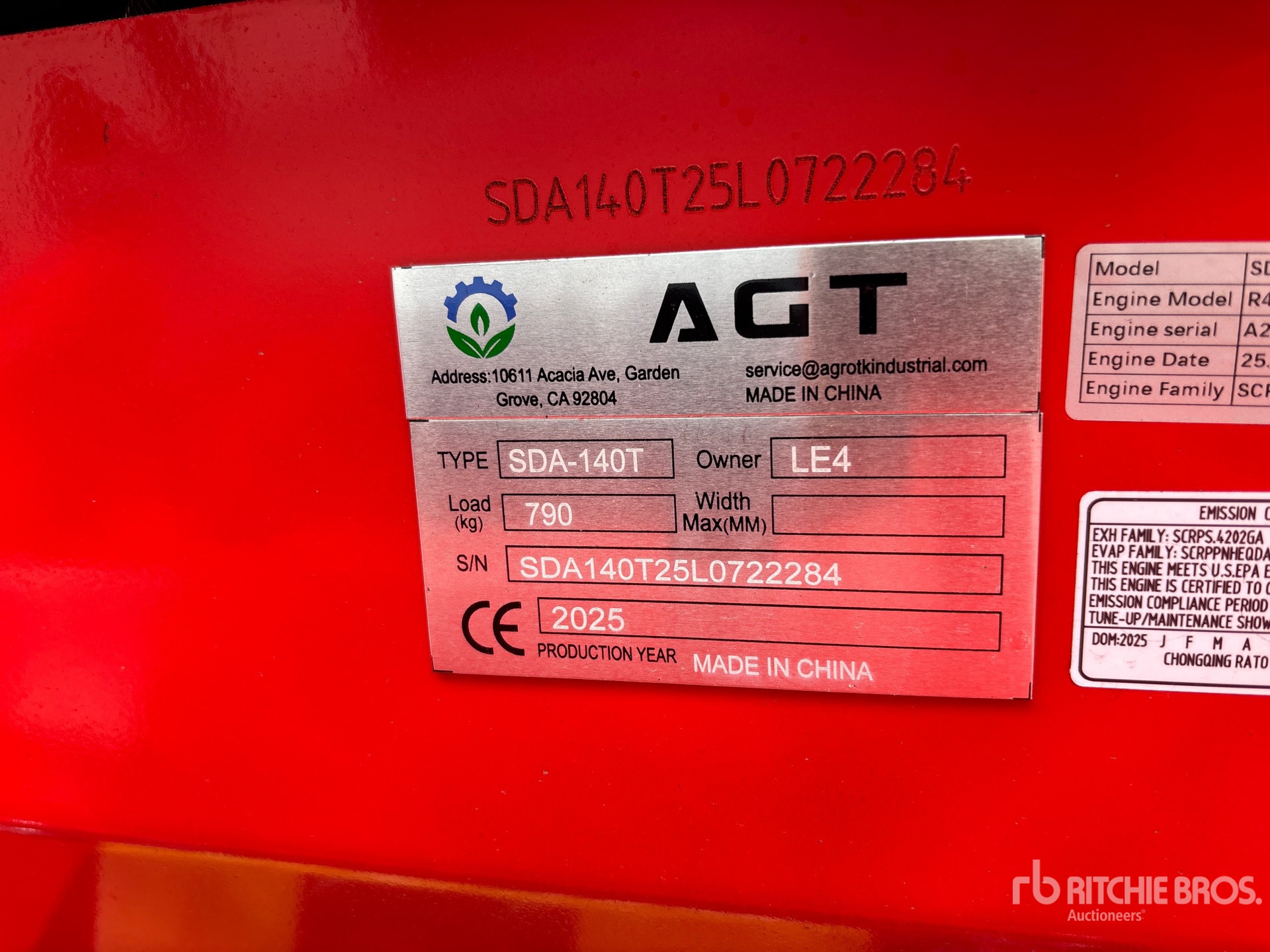 CARGADOR SOBRE ORUGAS 2025 AGT SDA140T