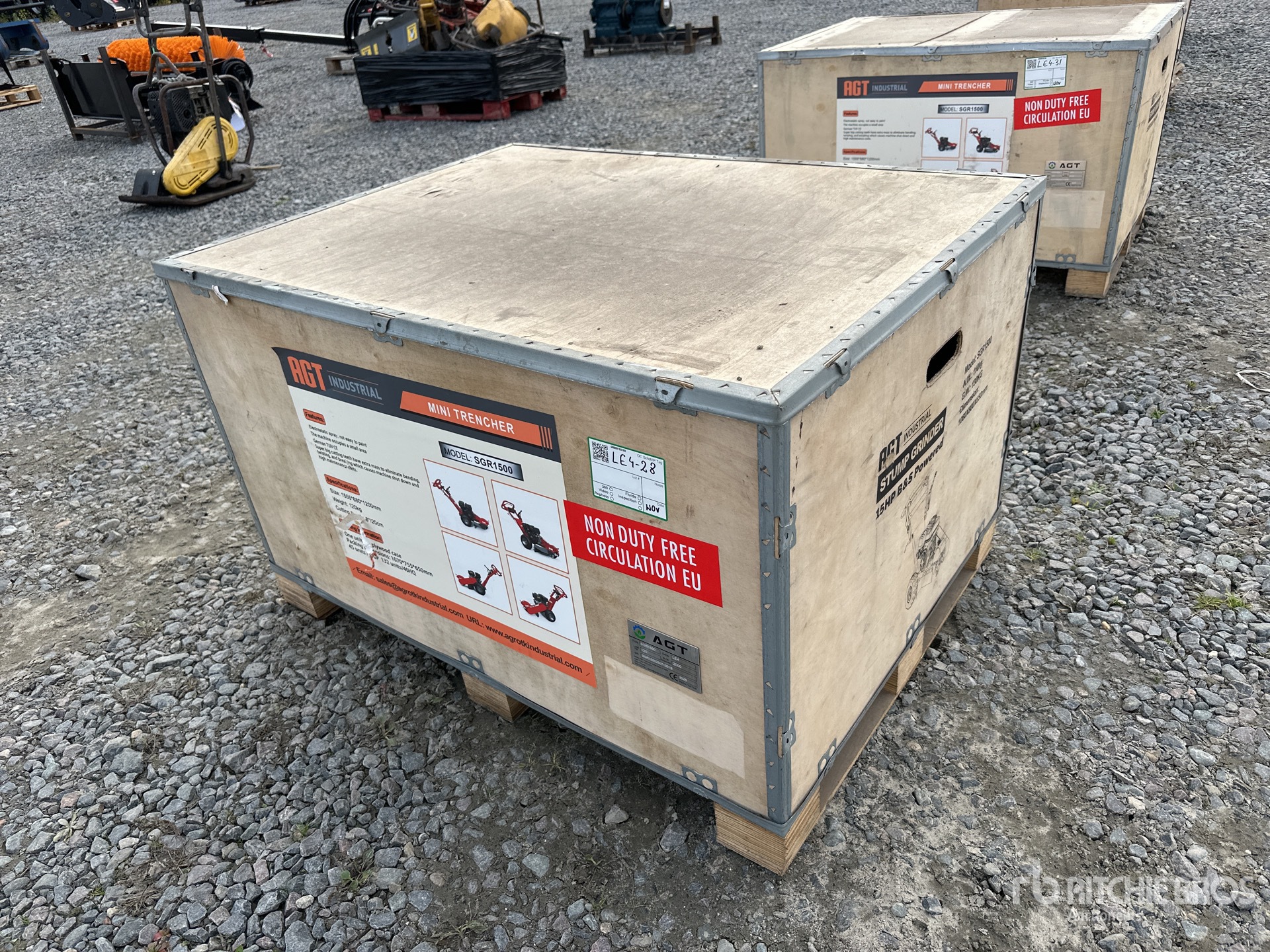 General Appearance with Picture, Left Front Corner