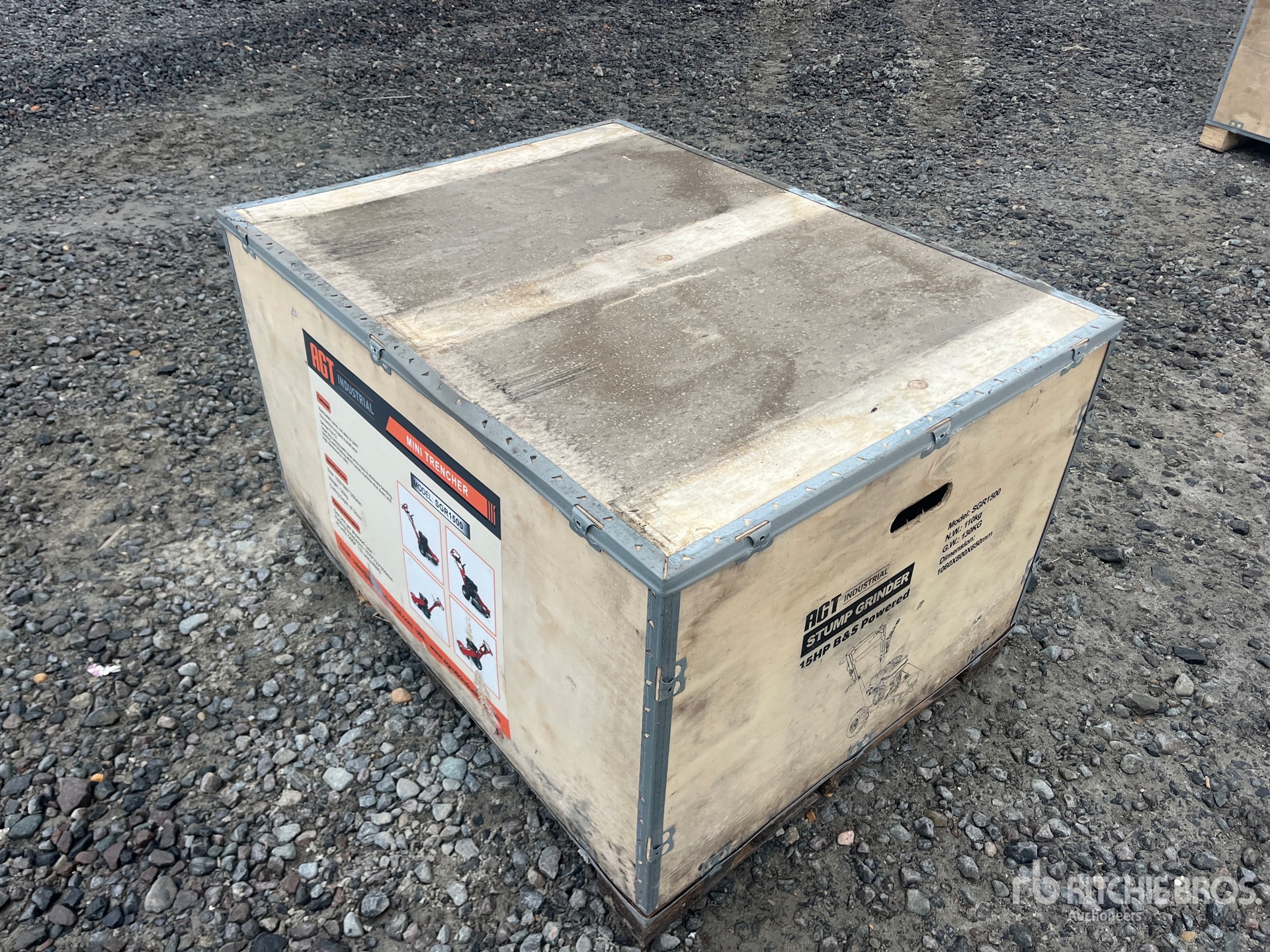 General Appearance with Bild, Ecke vorne rechts