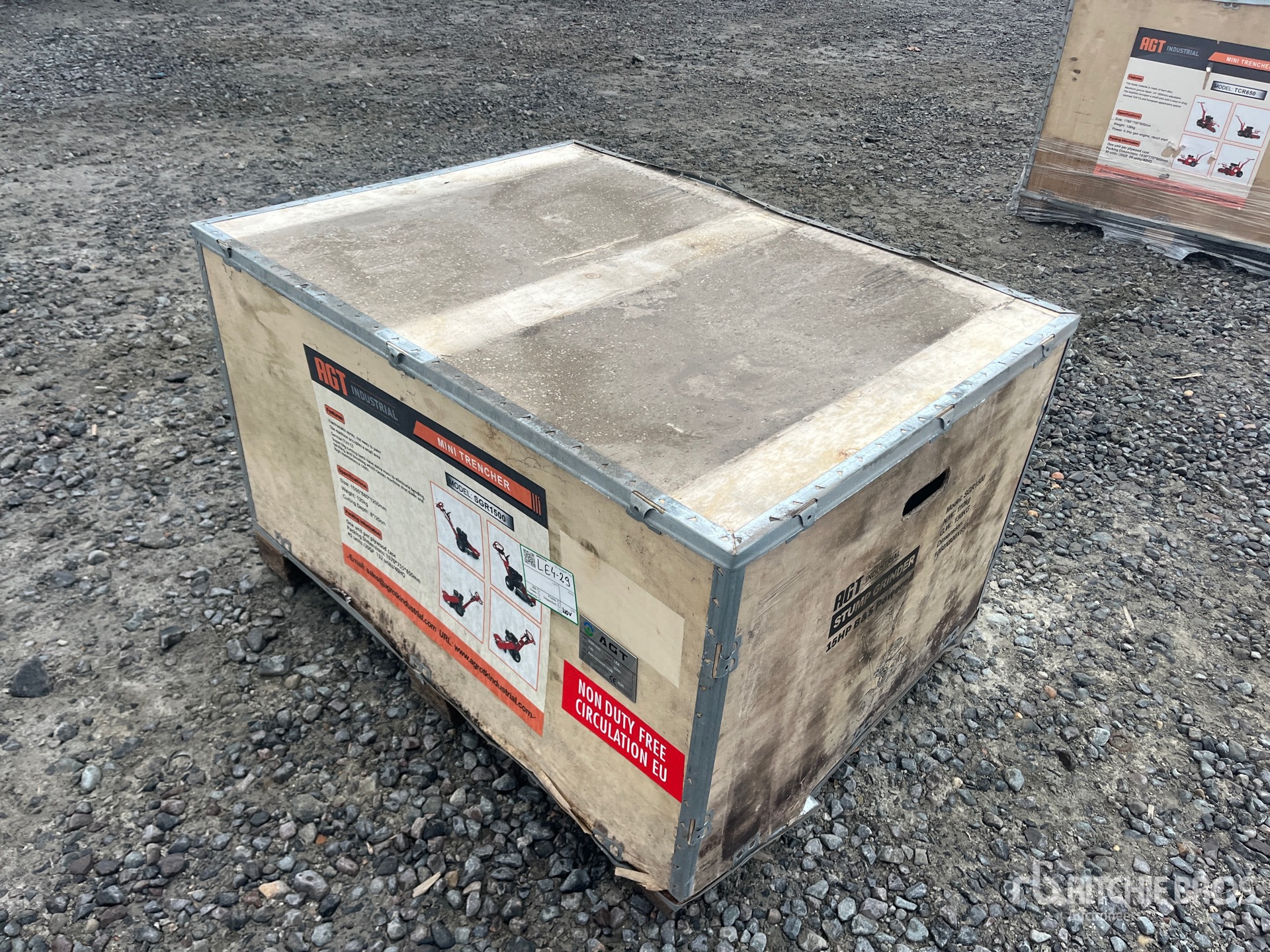 General Appearance with Bild, Ecke hinten links