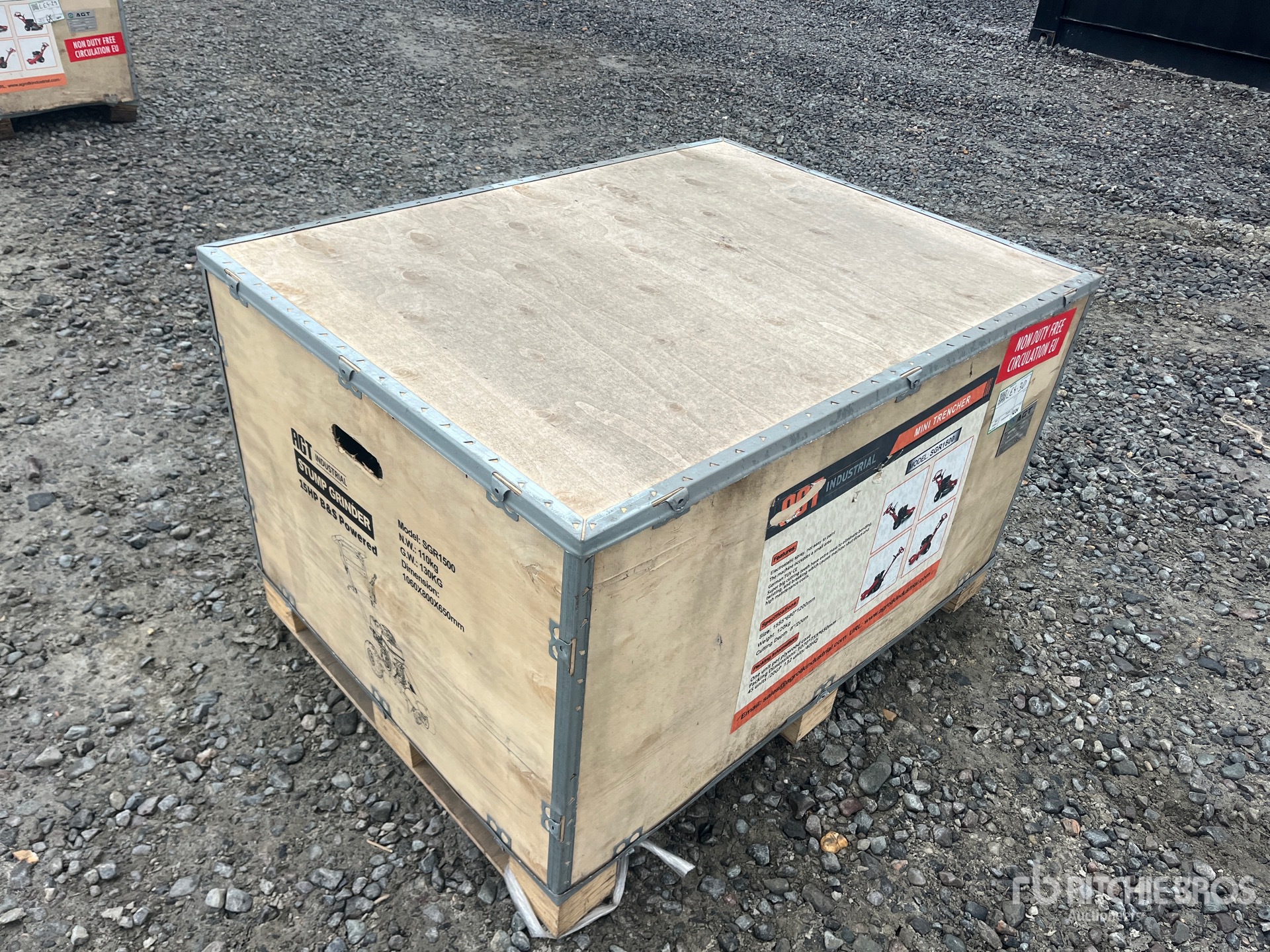 General Appearance with Bild, Ecke vorne links