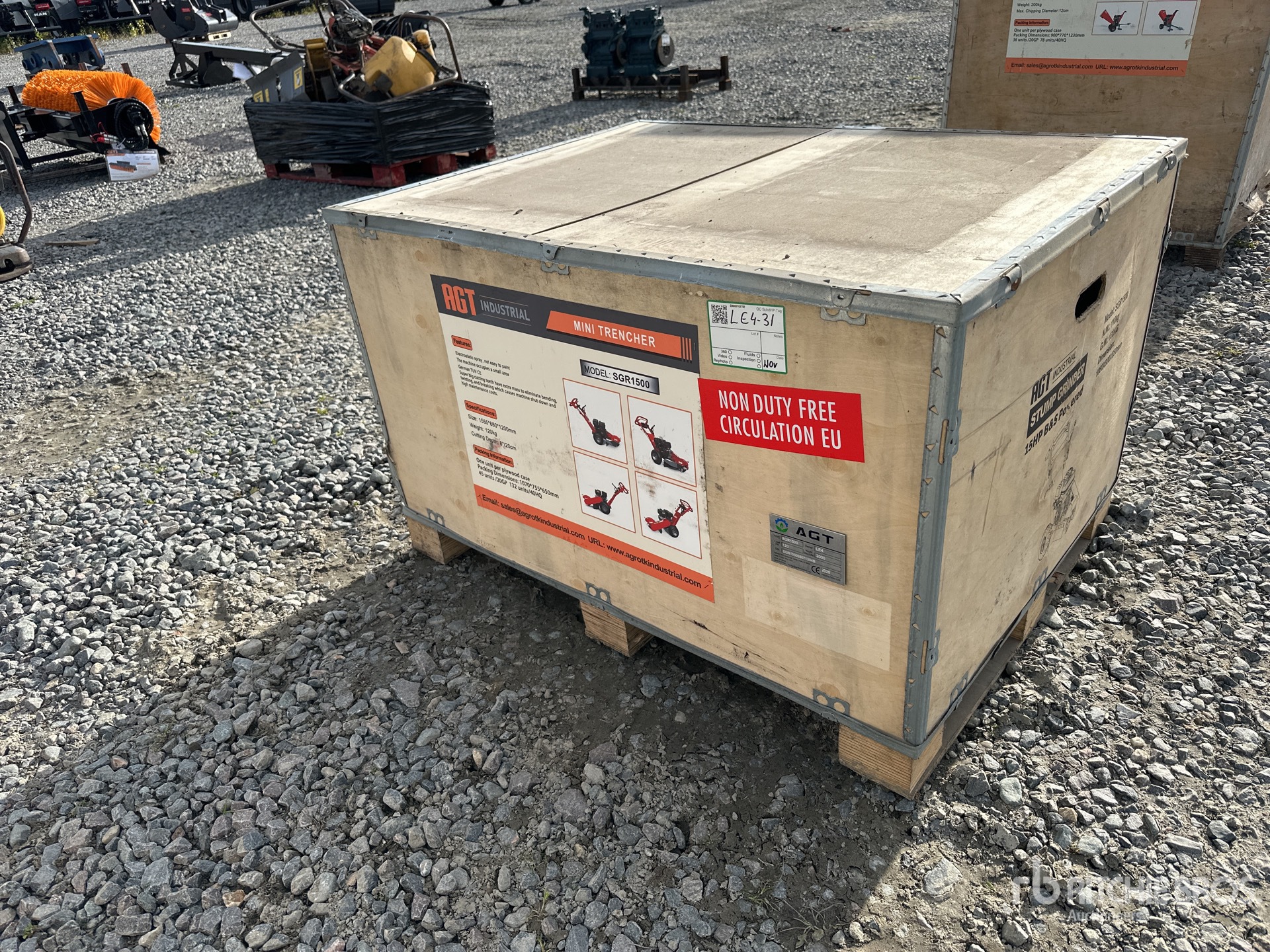 General Appearance with Picture, Left Front Corner