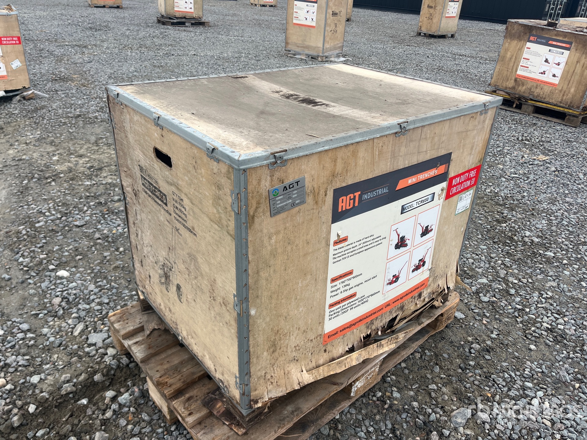 General Appearance with Bild, Ecke vorne links