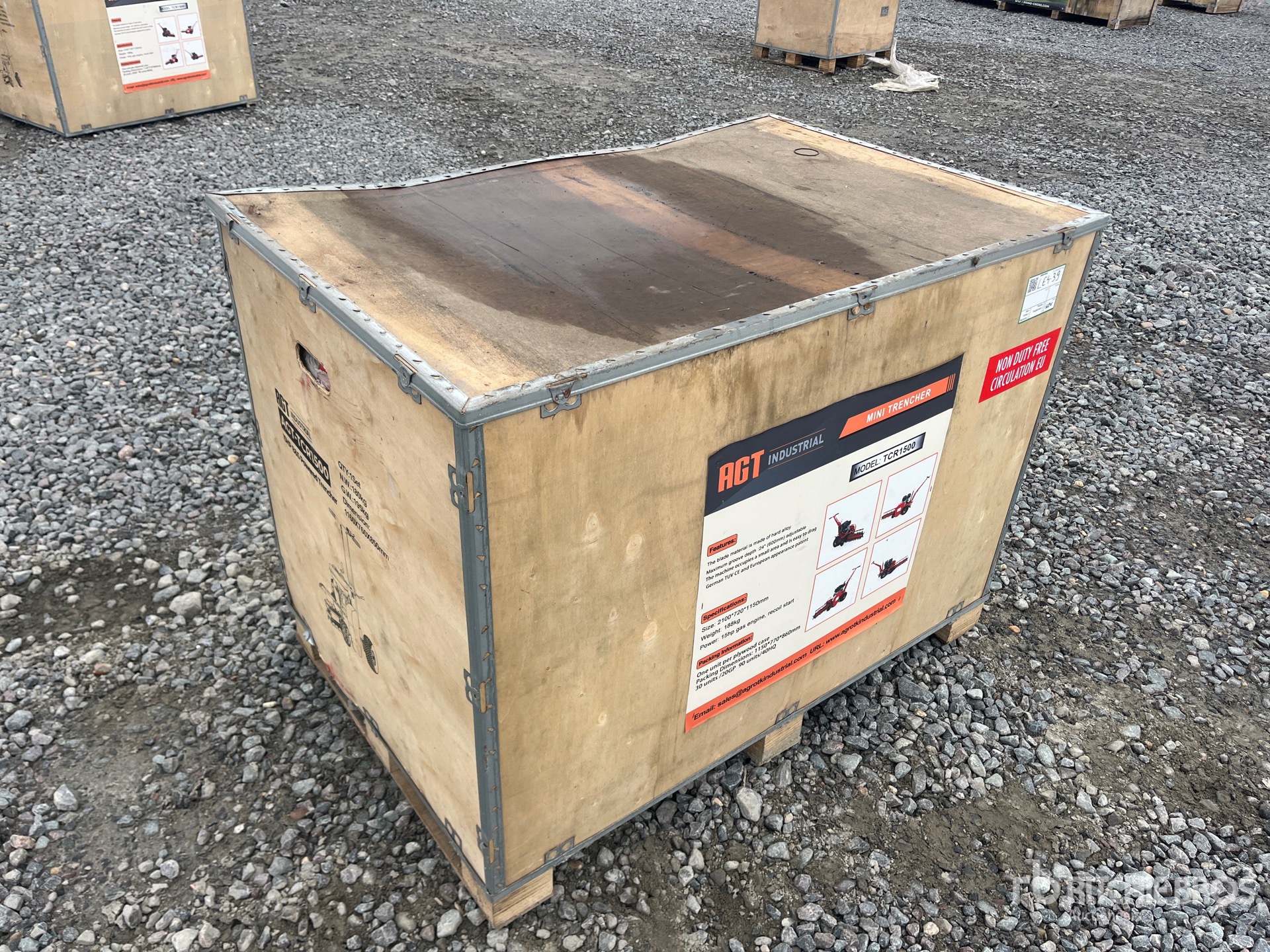 General Appearance with Picture, Left Front Corner