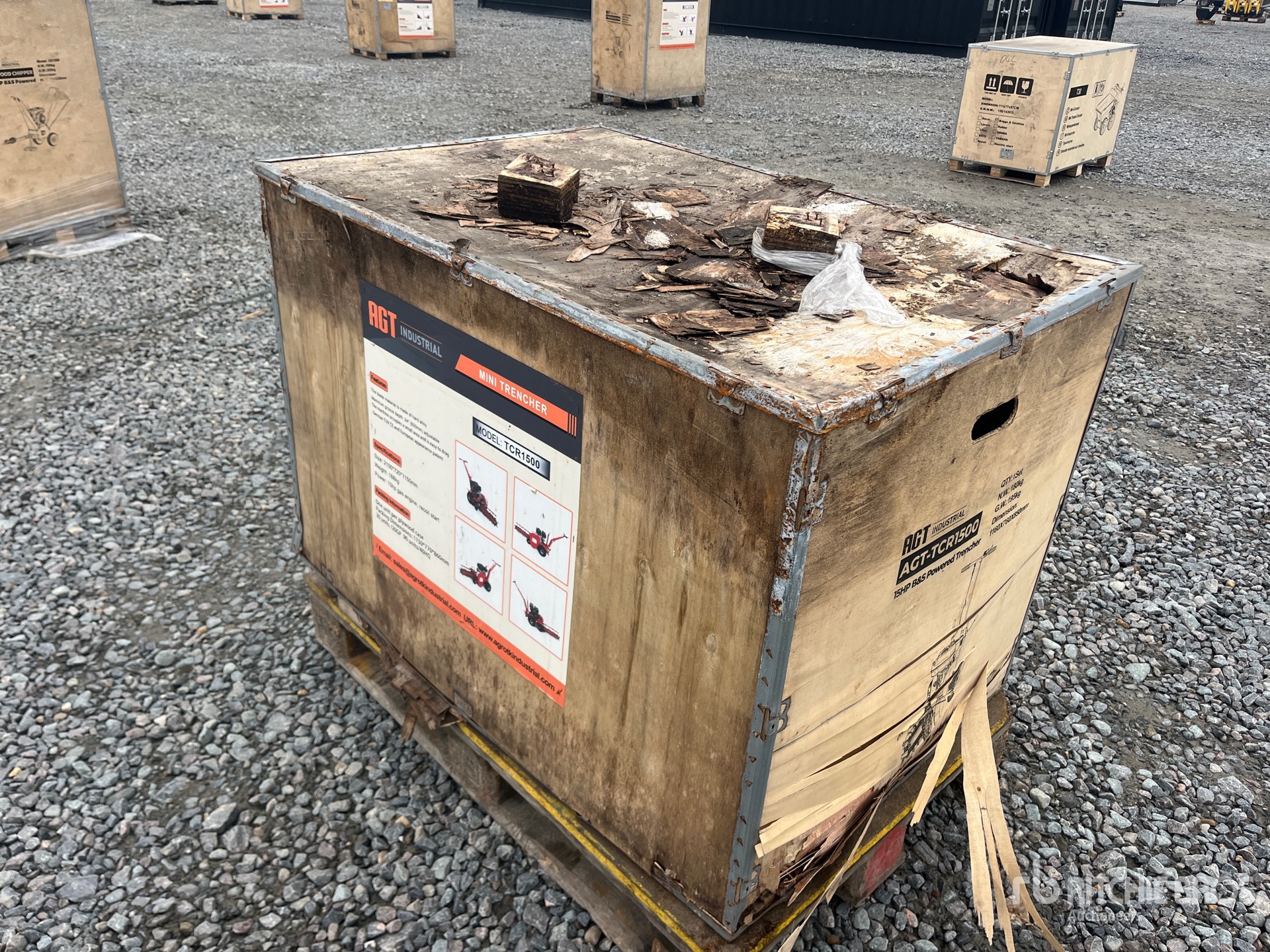 General Appearance with Bild, Ecke vorne rechts