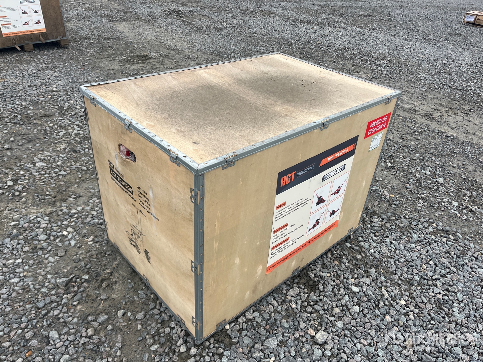 General Appearance with Bild, Ecke vorne links