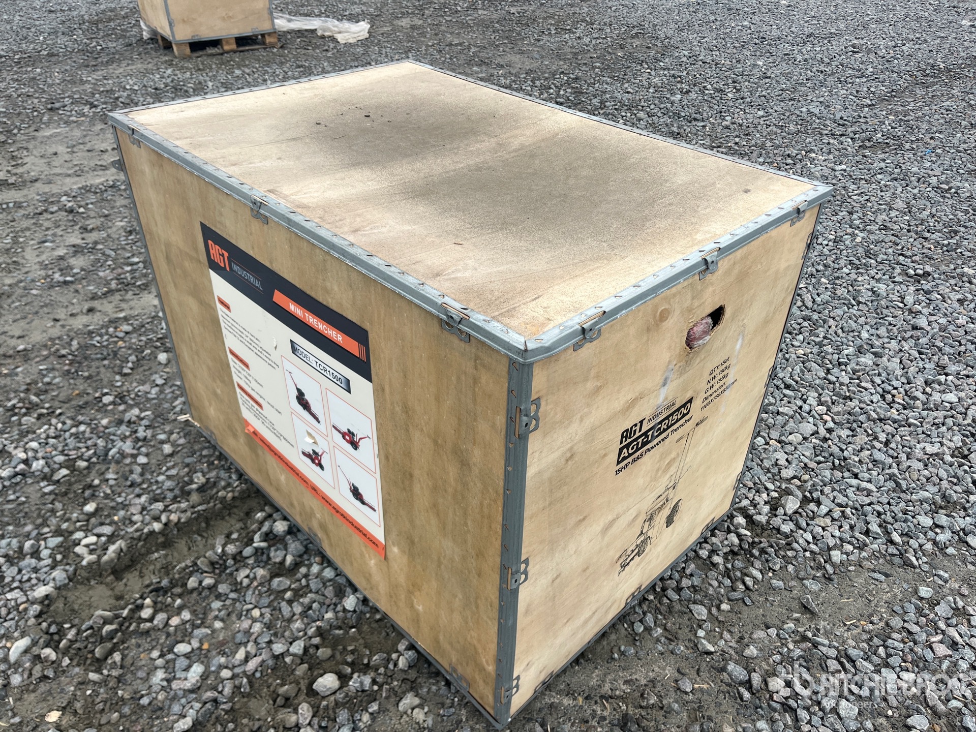 General Appearance with Bild, Ecke vorne rechts