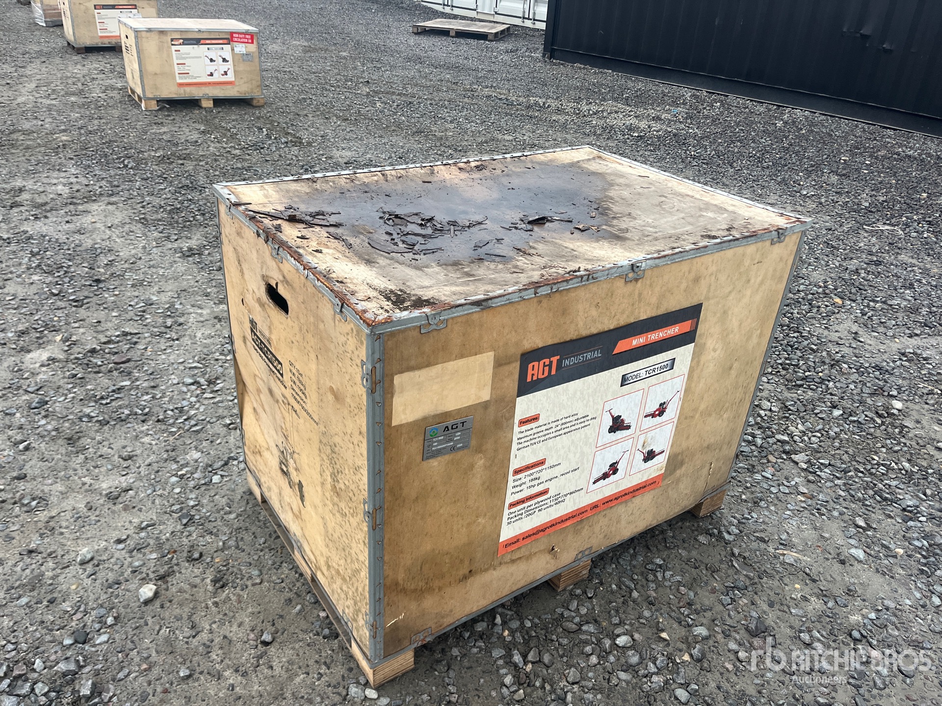 General Appearance with Bild, Ecke vorne links