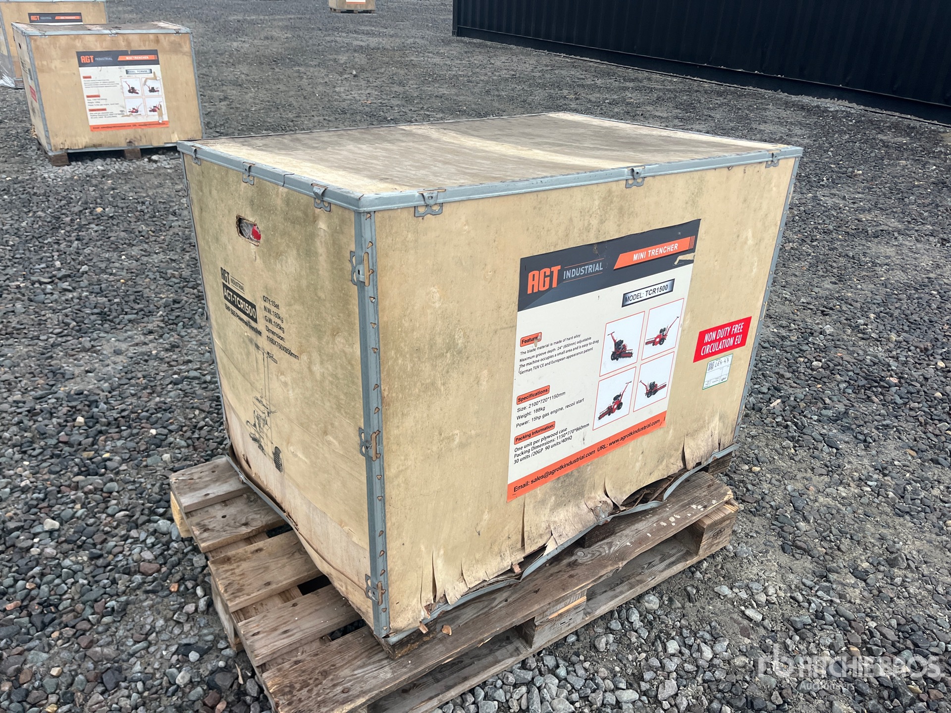 General Appearance with Bild, Ecke vorne rechts