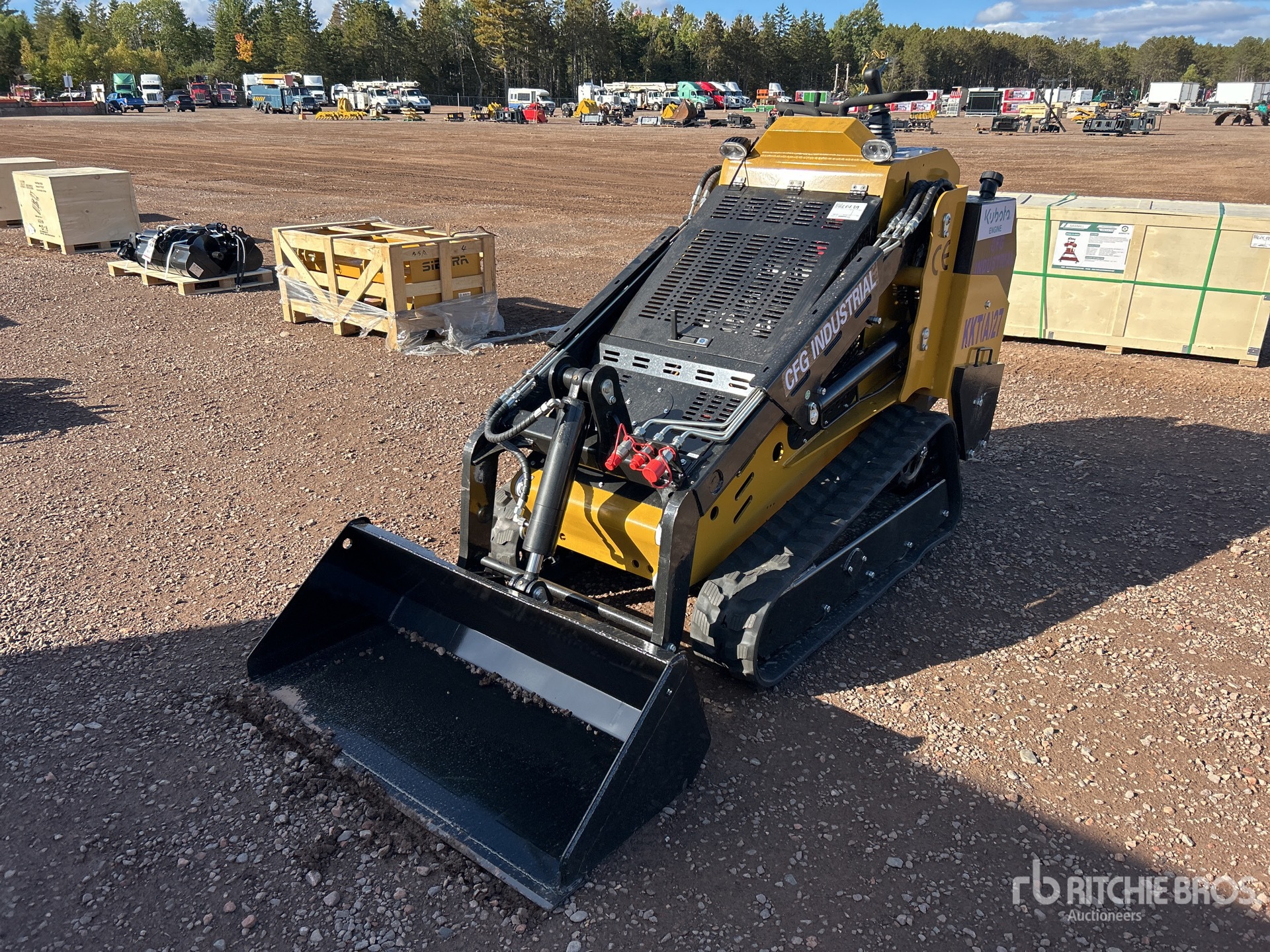 MINI CARGADOR SOBRE ORUGAS COMPACTO 2025 COMPAC KKTA27