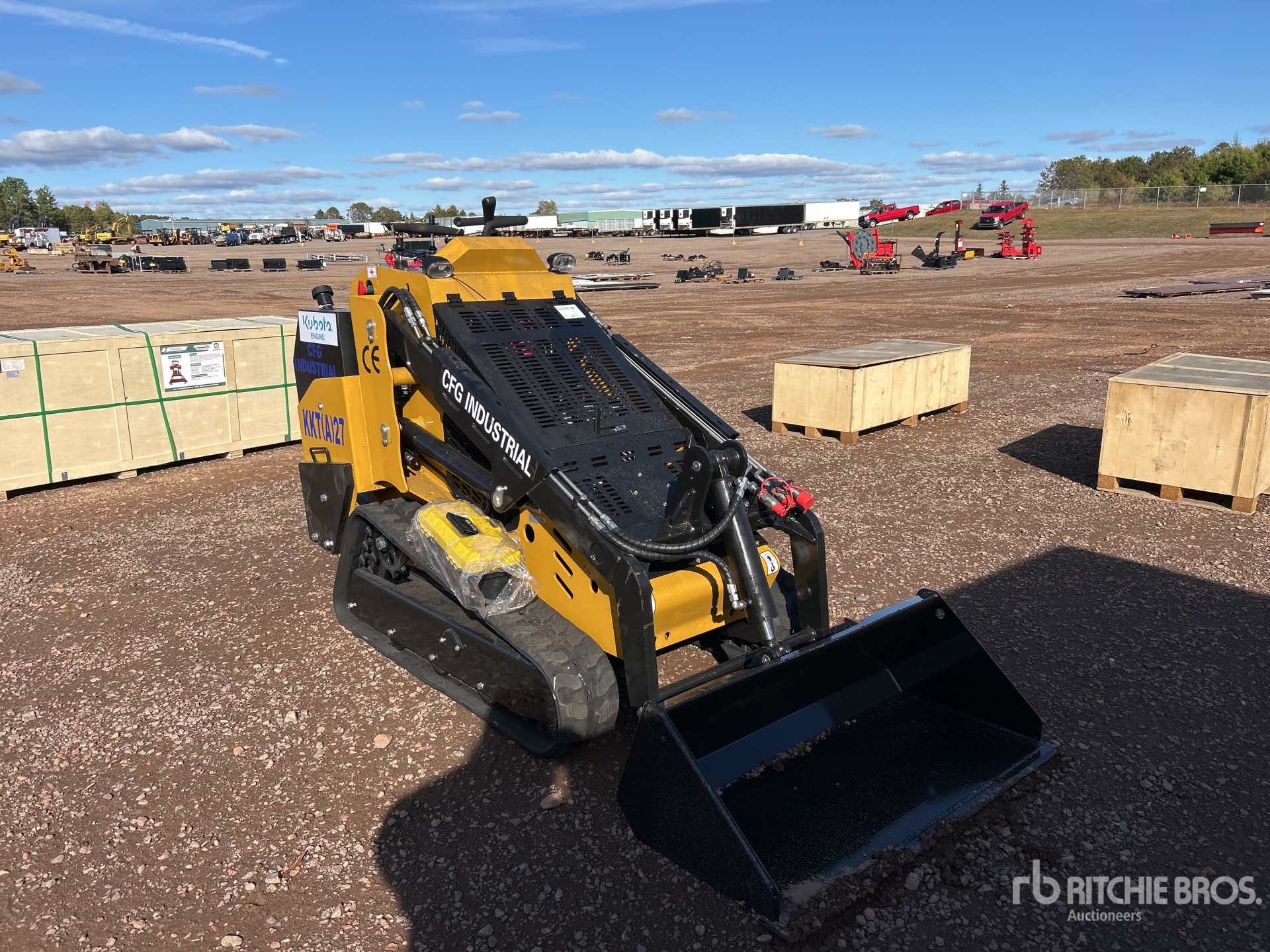 MINI CARGADOR SOBRE ORUGAS COMPACTO 2025 COMPAC KKTA27