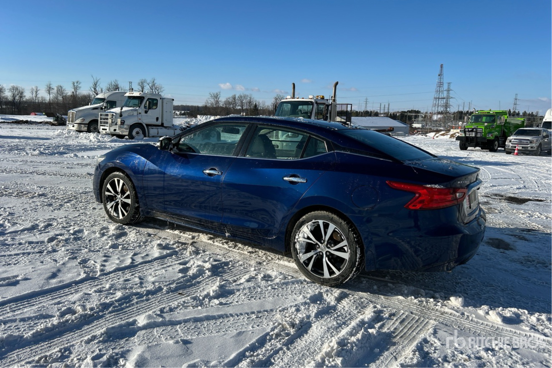 General Appearance with Foto, angolo posteriore sinistro