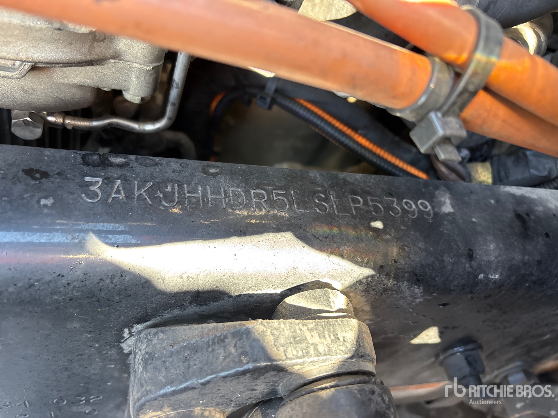 2020 Freightliner CASCADIA 126