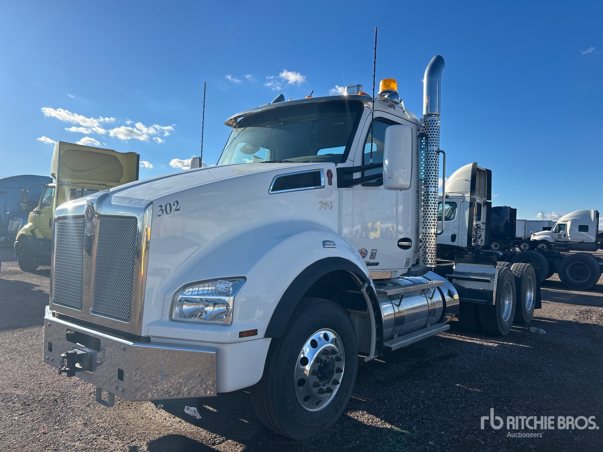 General Appearance with Foto, angolo anteriore sinistro