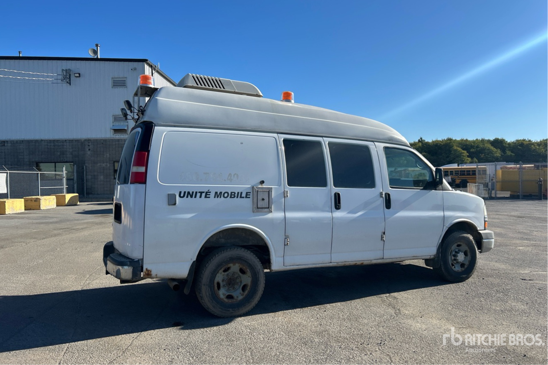 General Appearance with Picture, Right Rear Corner