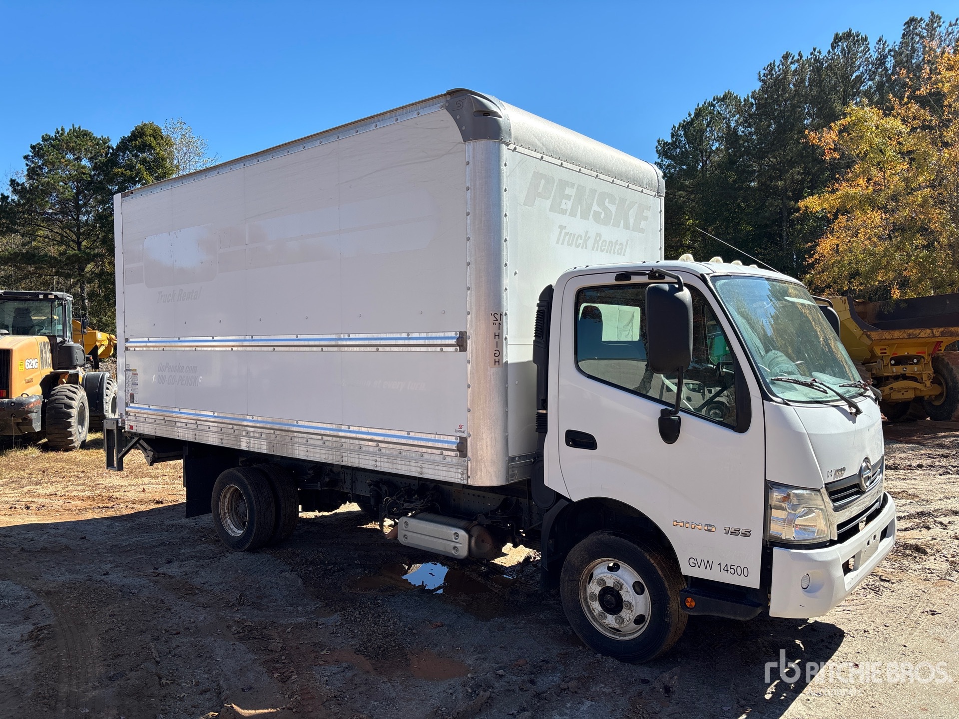 General Appearance with Bild, Ecke vorne rechts