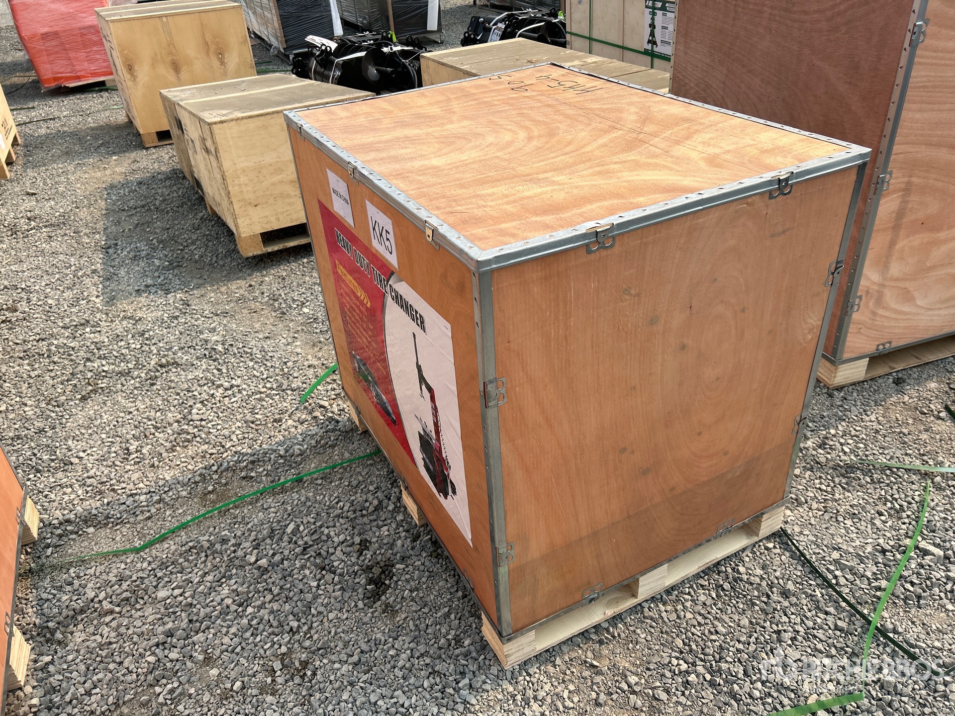 General Appearance with Picture, Right Rear Corner
