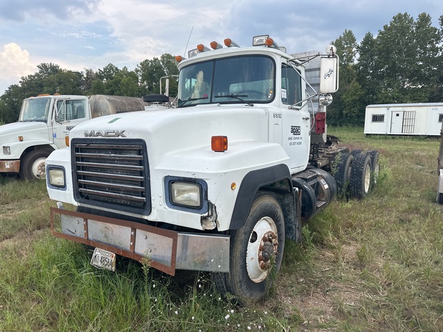 1995 Mack RD688S 6x4 T/A Day Cab Truck Tractor