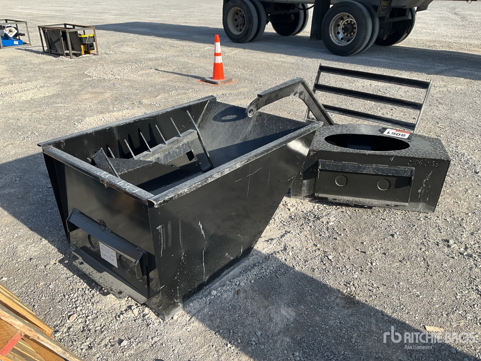 General Appearance with Picture, Right Rear Corner