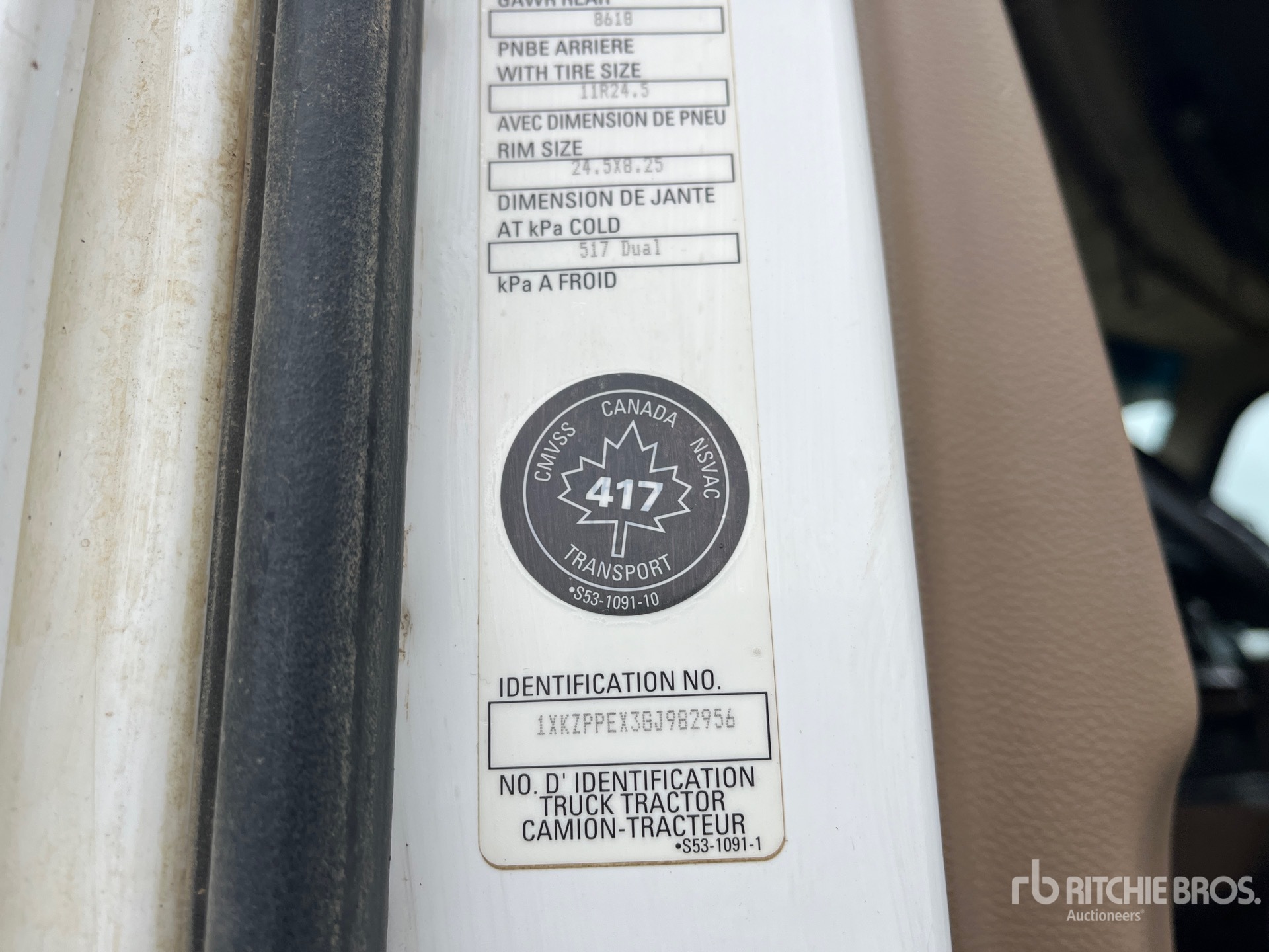 General Appearance with Numéro de série/Numéro d'identification du véhicule automobile