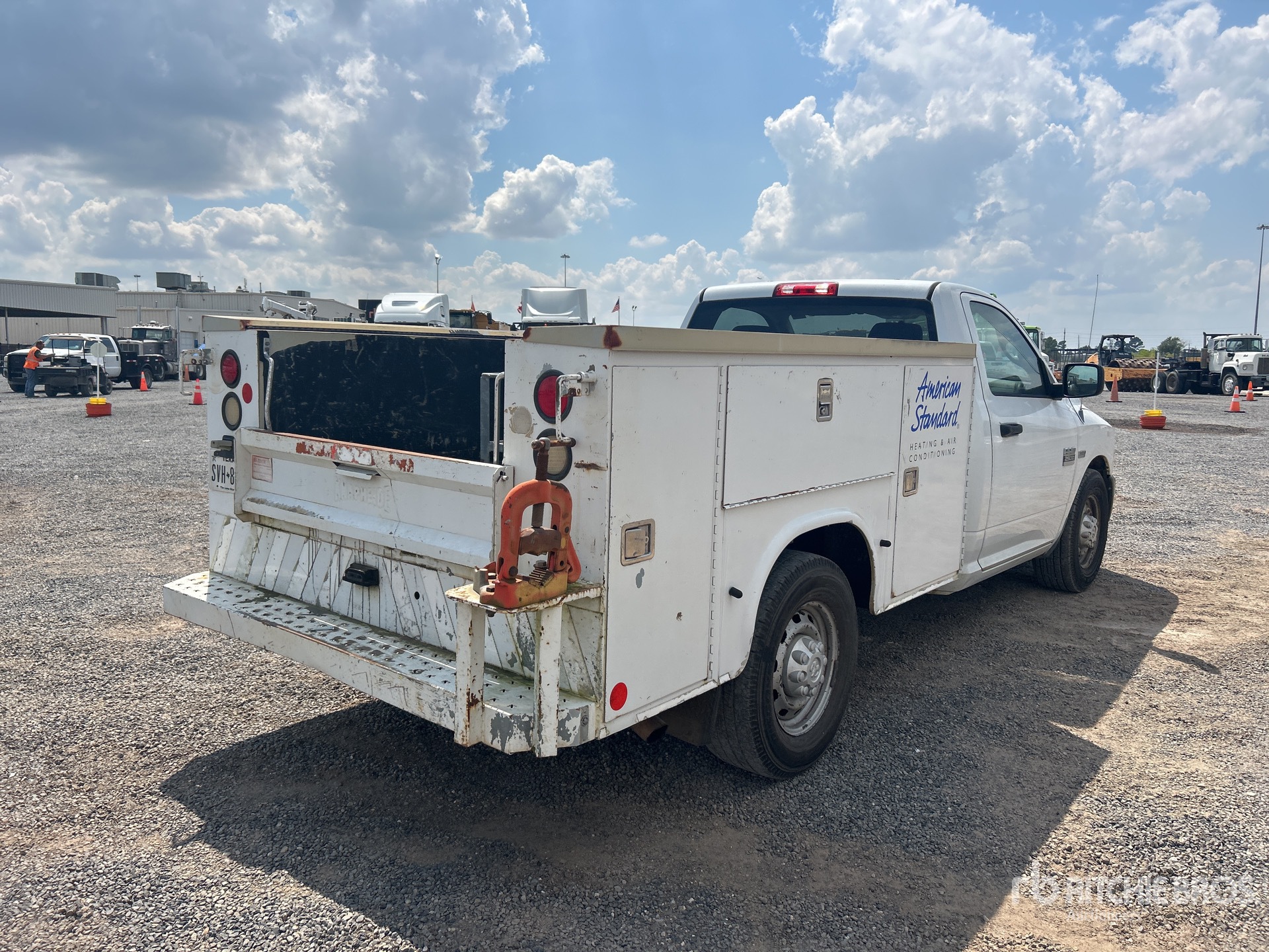 General Appearance with Picture, Right Rear Corner