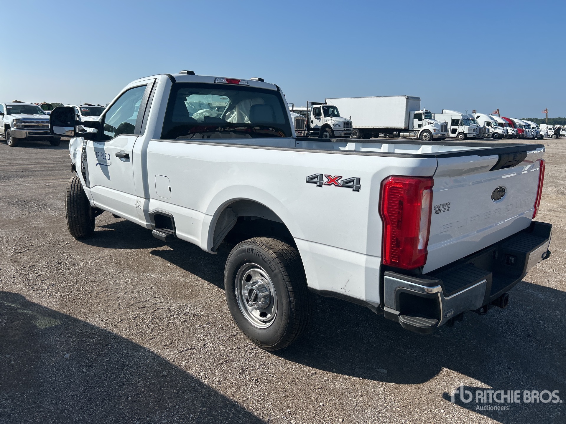 General Appearance with Picture, Left Rear Corner