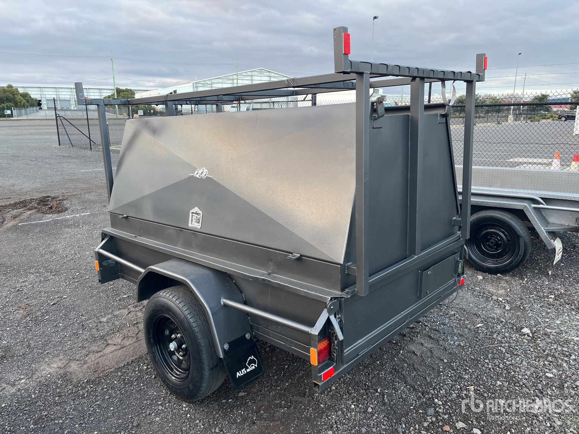 General Appearance with Picture, Right Rear Corner