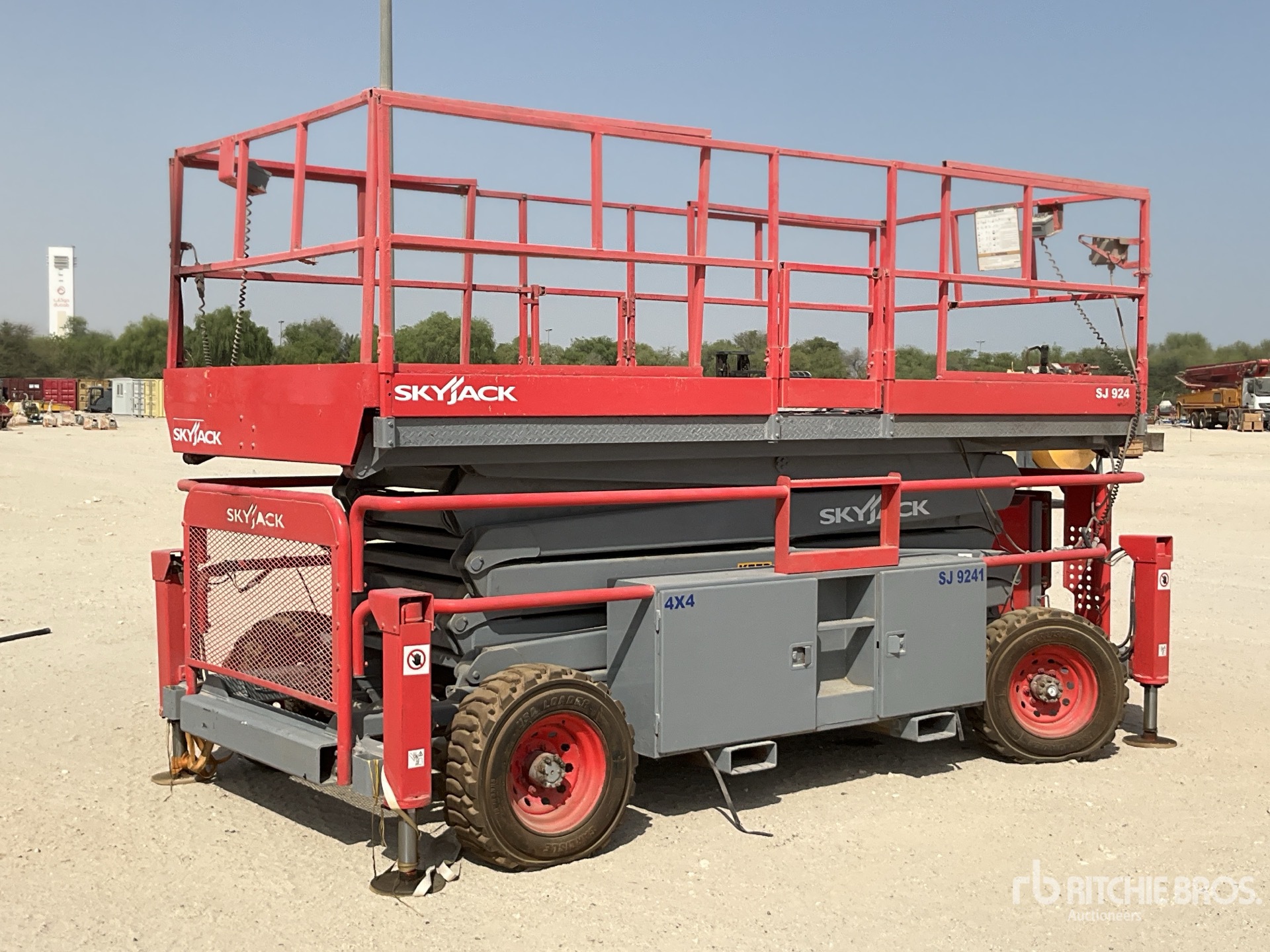 General Appearance with Picture, Right Rear Corner