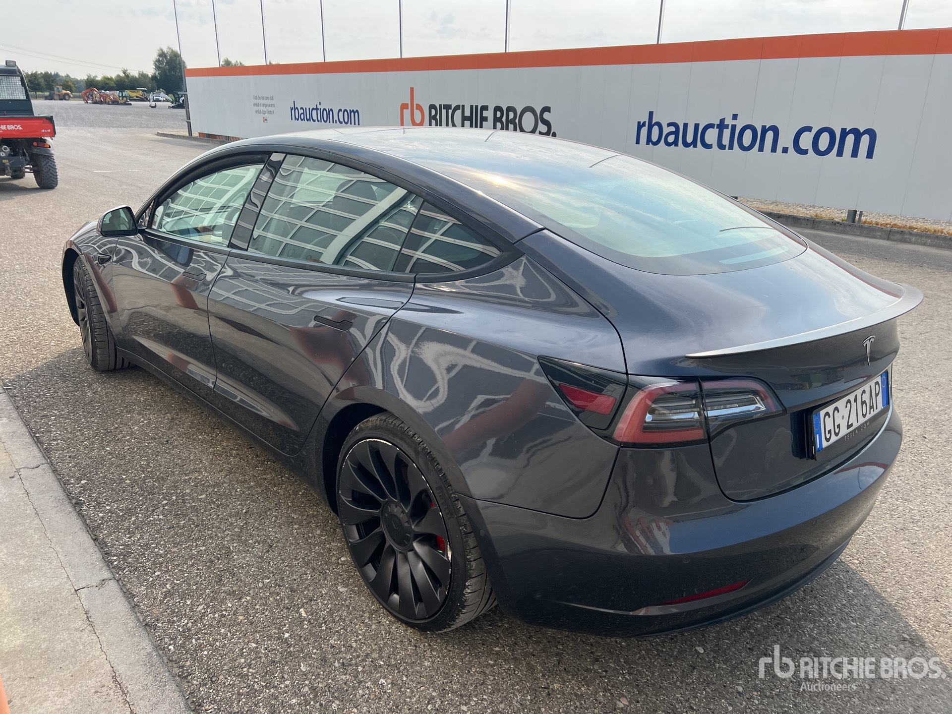 General Appearance with Picture, Left Rear Corner