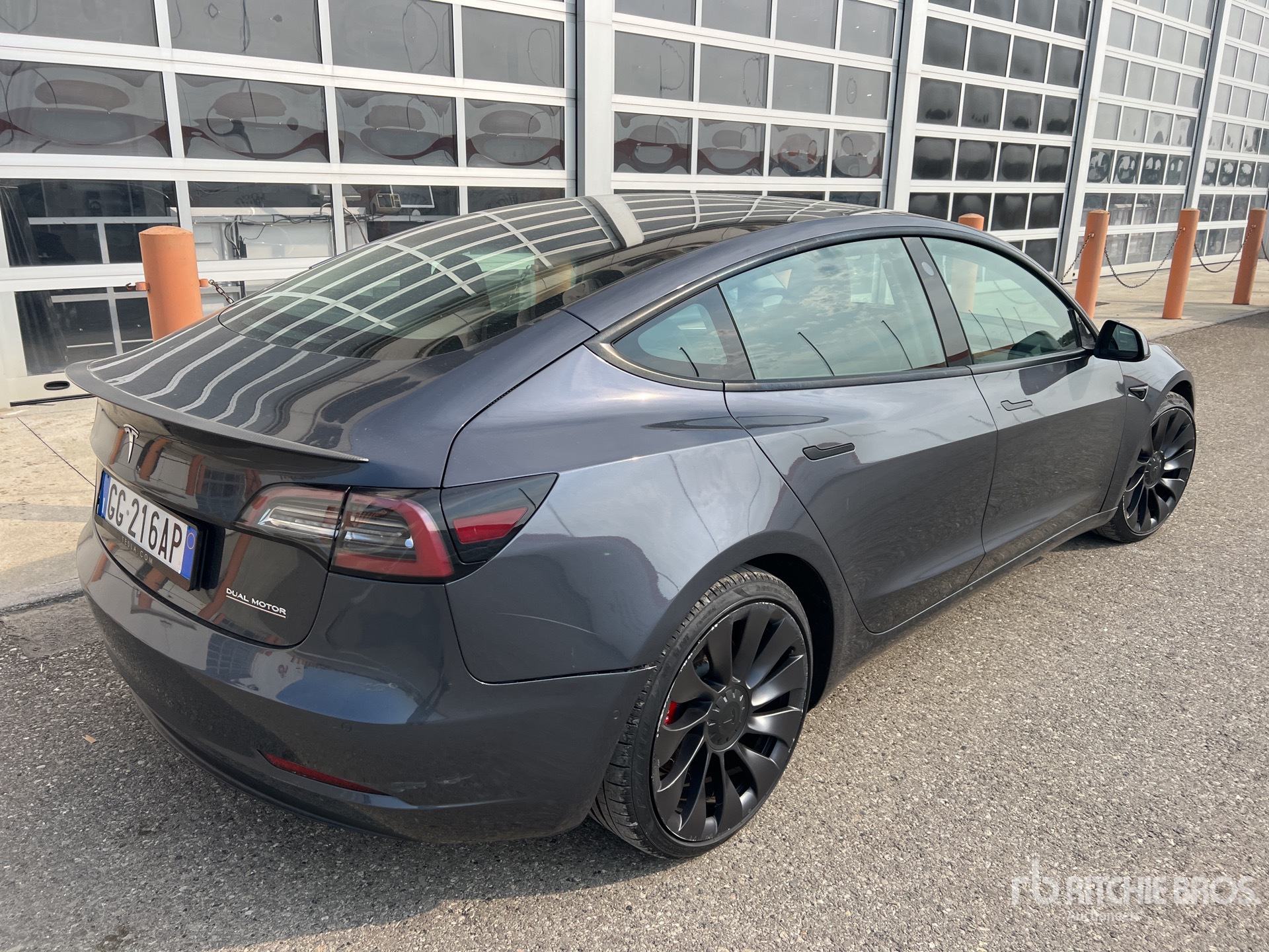 General Appearance with Picture, Right Rear Corner