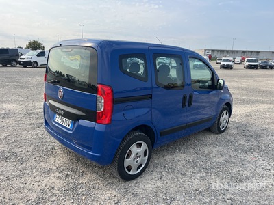 General Appearance with Foto, angolo anteriore sinistro