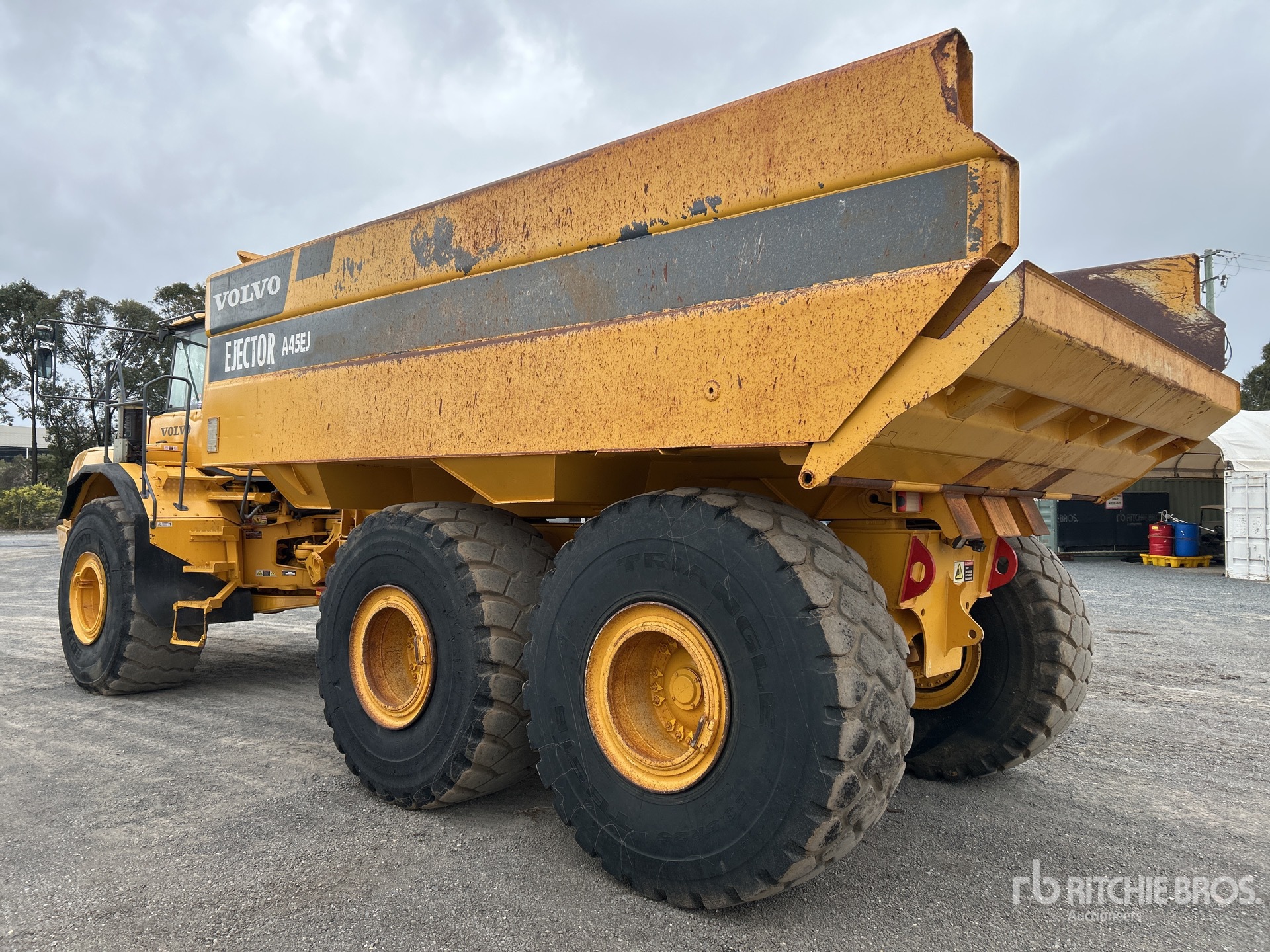 General Appearance with Picture, Left Rear Corner