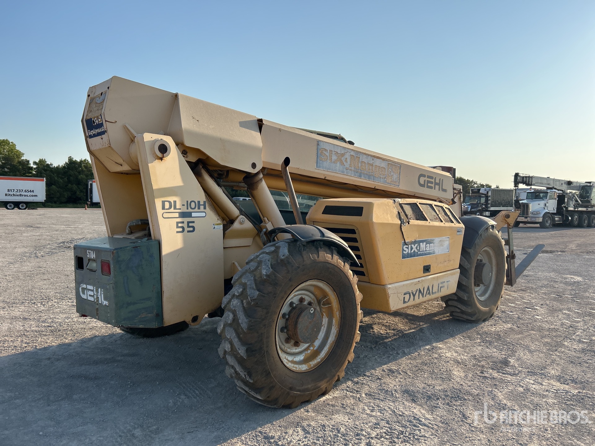 General Appearance with Picture, Right Rear Corner