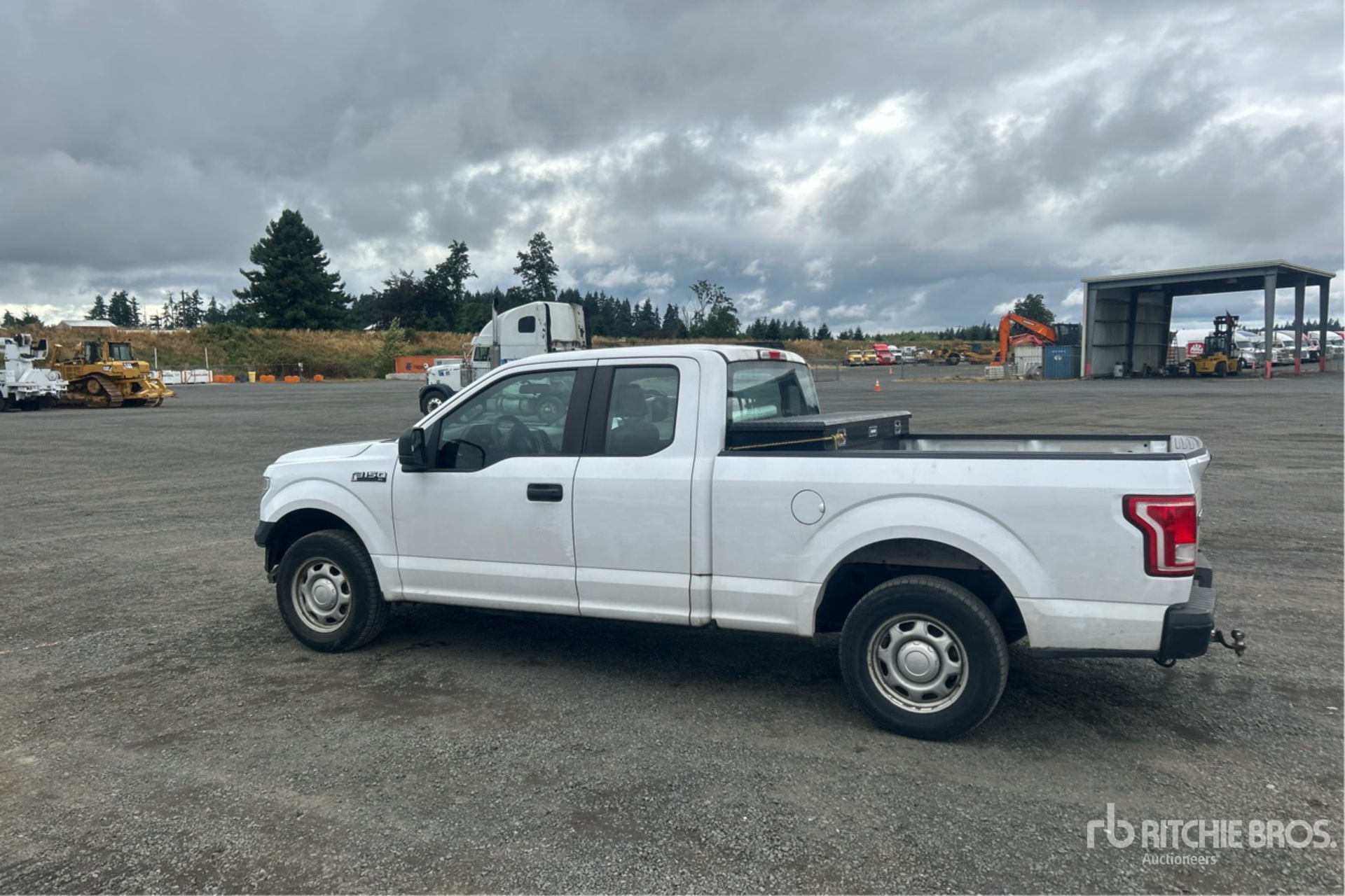 General Appearance with Picture, Left Rear Corner